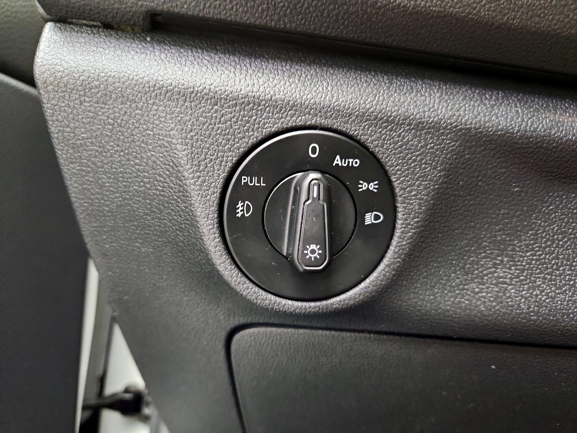 Thumbnail: 2019 Volkswagen Jetta - 13