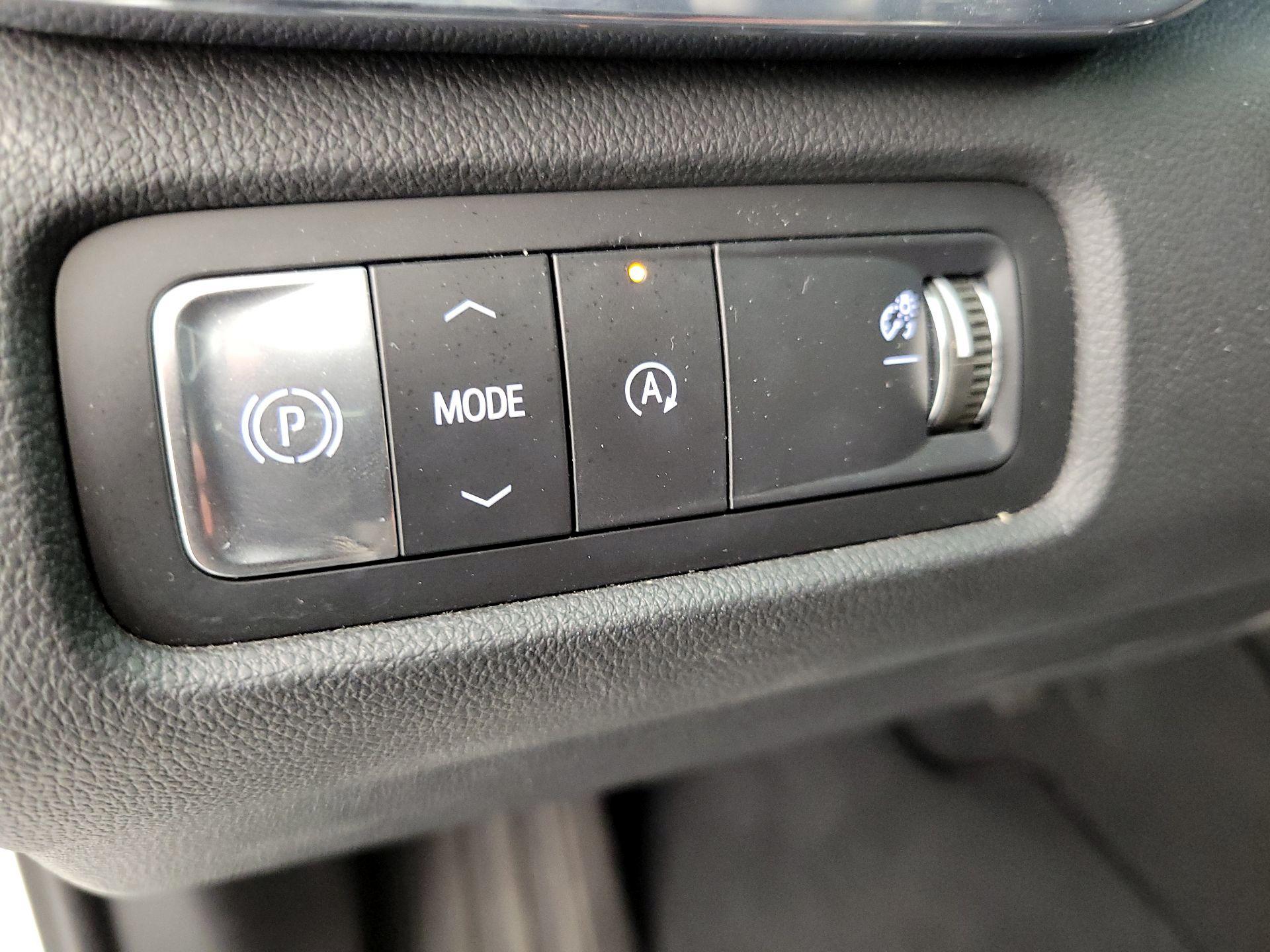 Thumbnail: 2024 GMC Acadia - 13