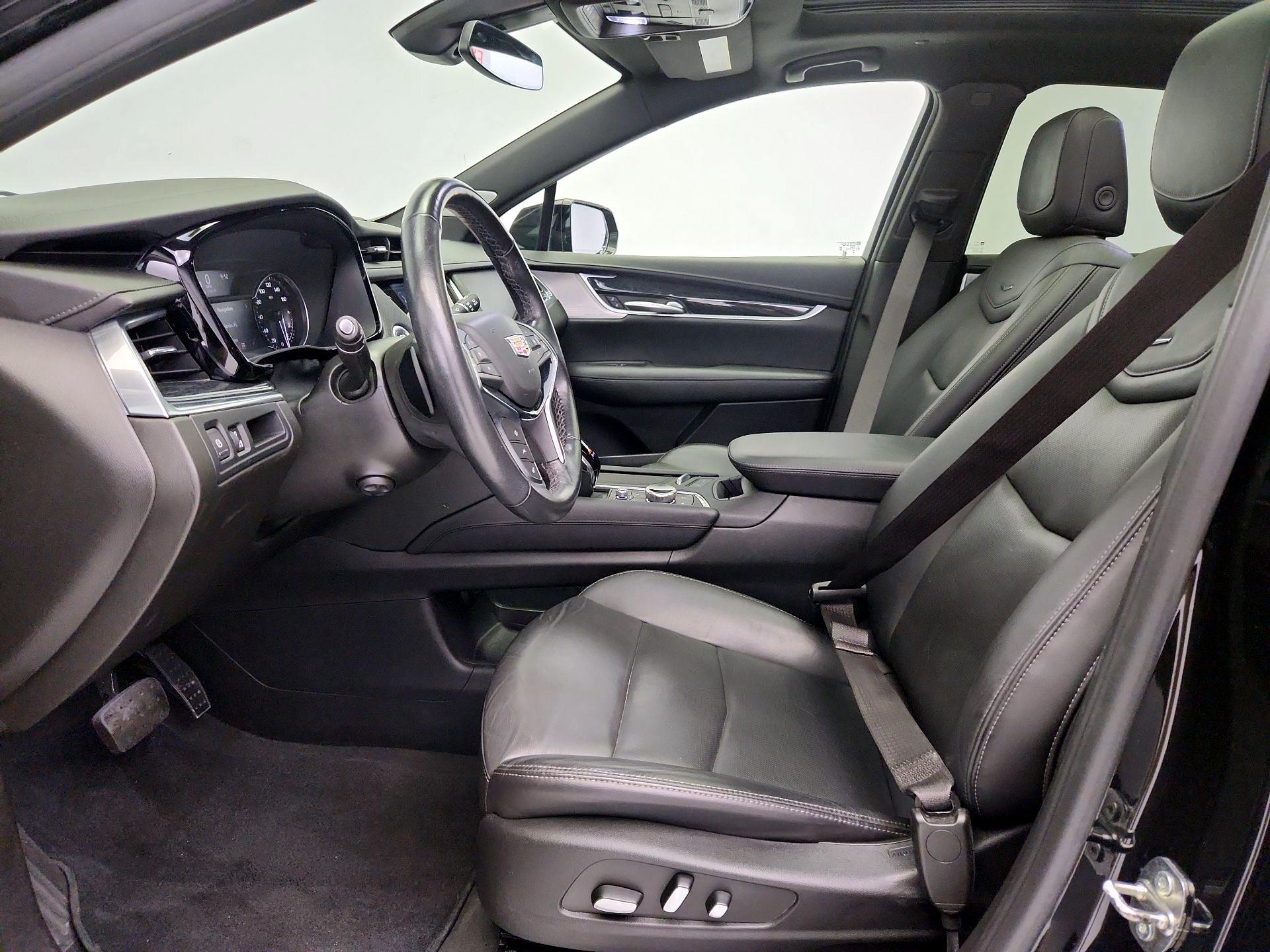 Thumbnail: 2023 Cadillac XT5 - 11