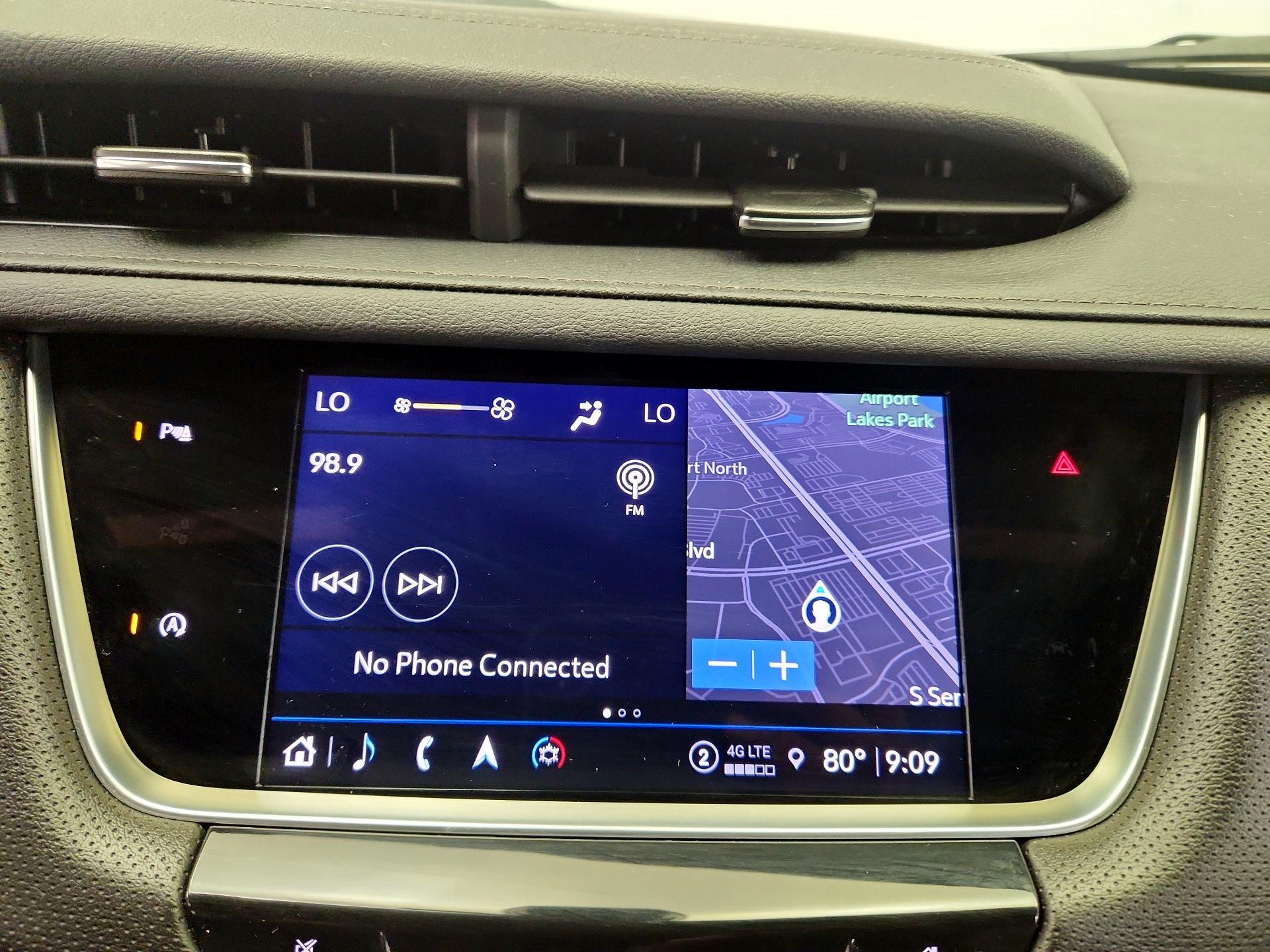 Thumbnail: 2023 Cadillac XT5 - 16