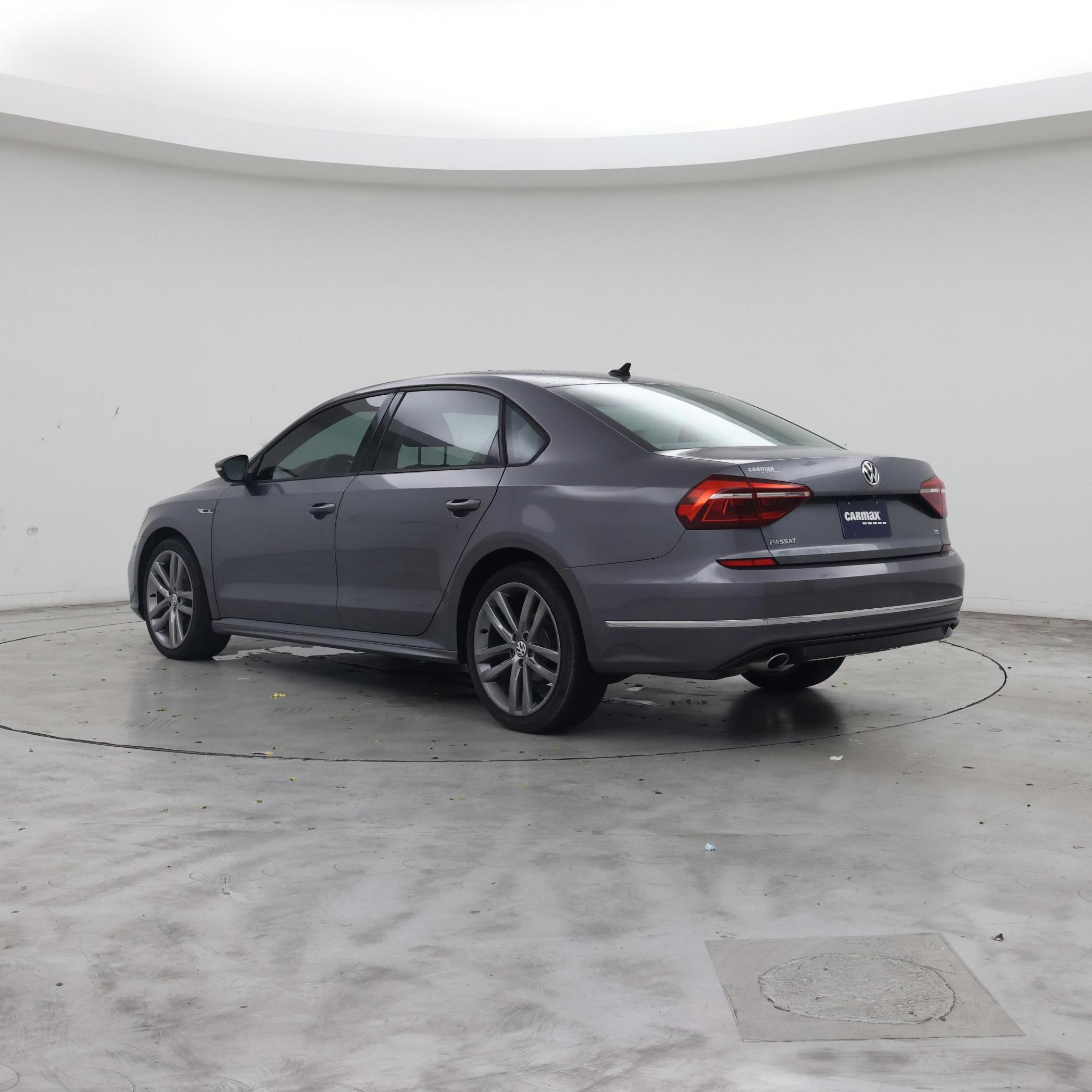 Thumbnail: 2018 Volkswagen Passat - 2