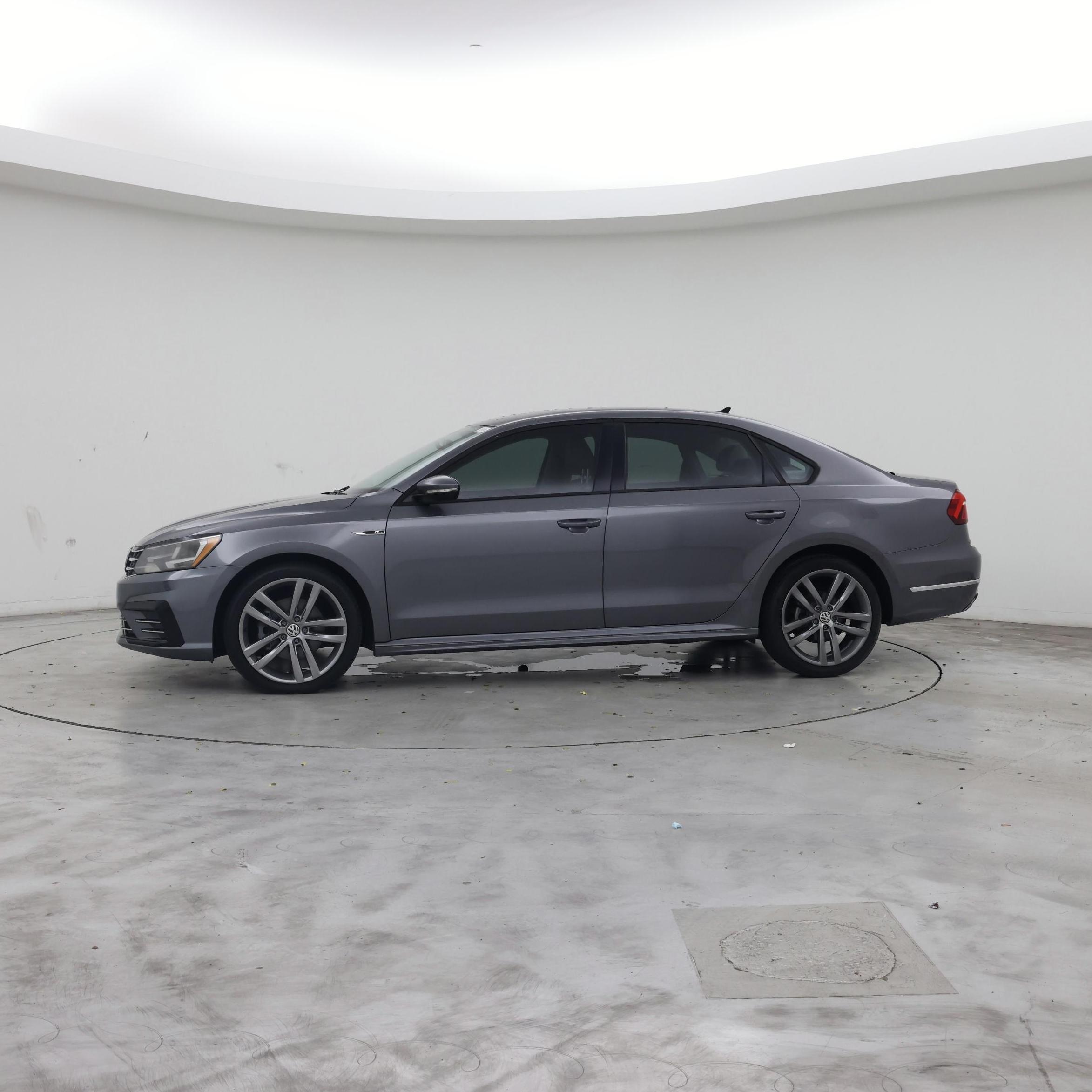 Thumbnail: 2018 Volkswagen Passat - 3