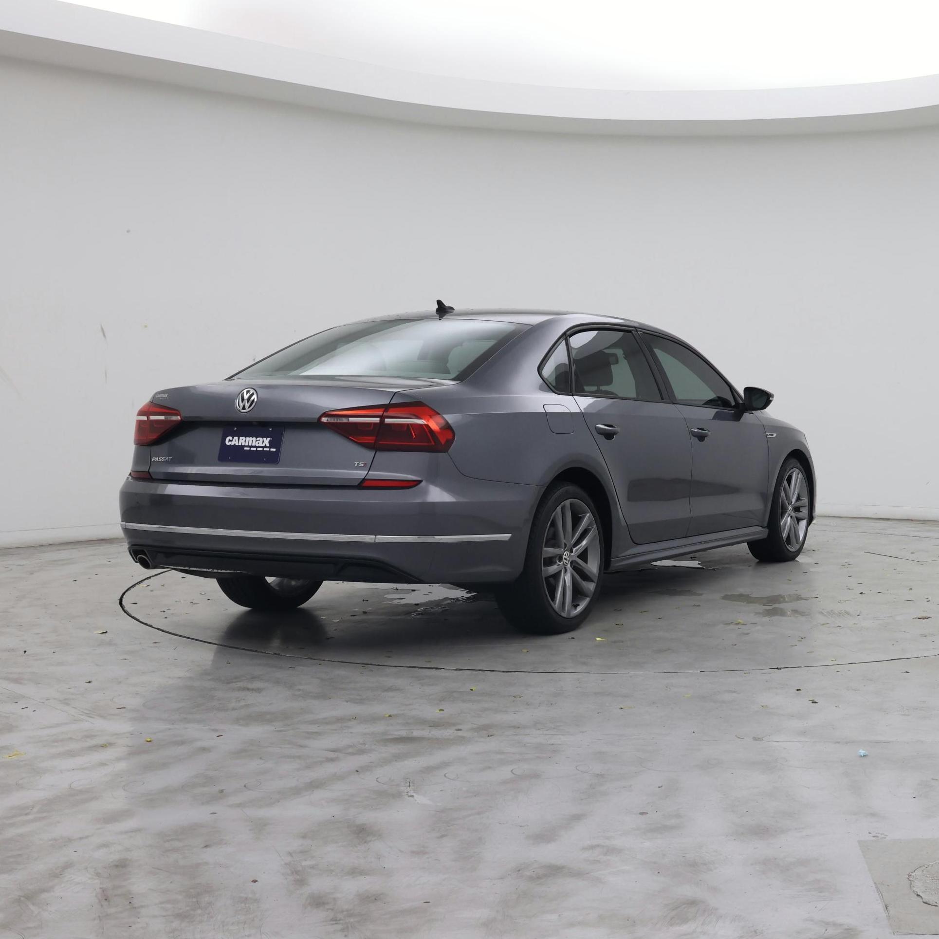 Thumbnail: 2018 Volkswagen Passat - 8