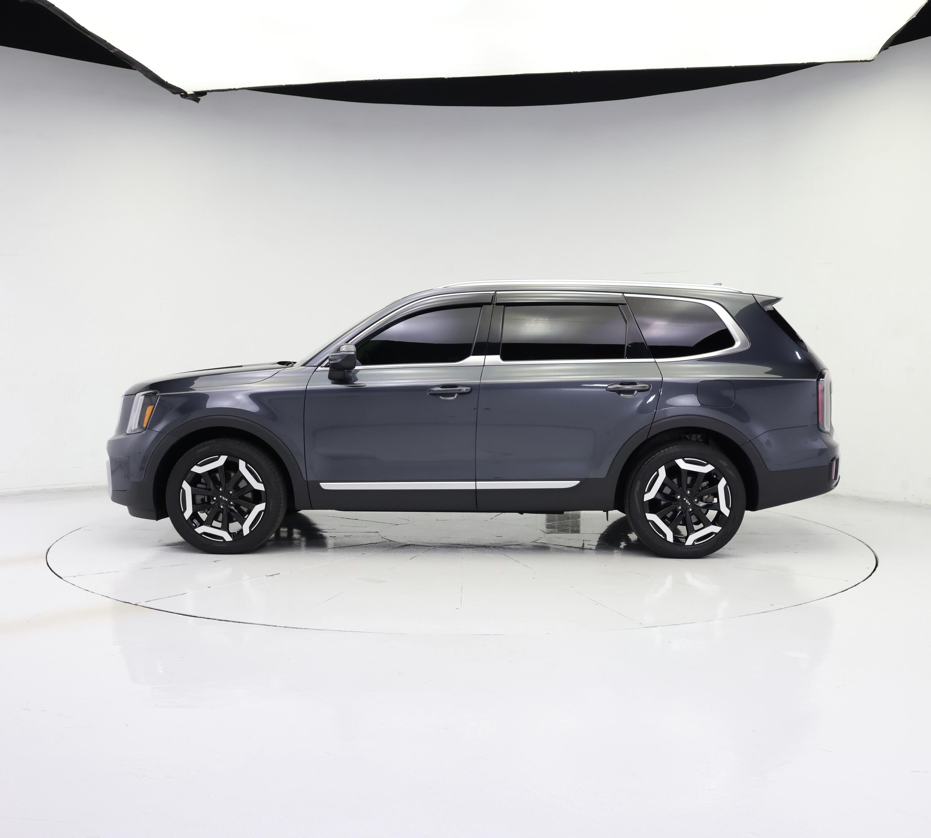Thumbnail: 2023 Kia Telluride - 3