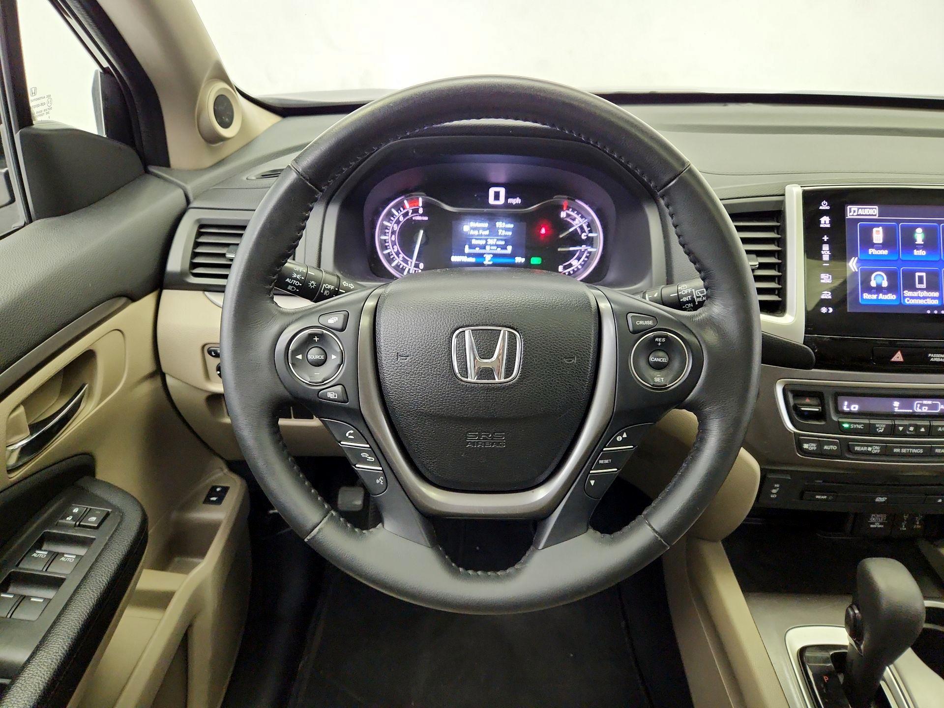 Thumbnail: 2017 Honda Pilot - 10