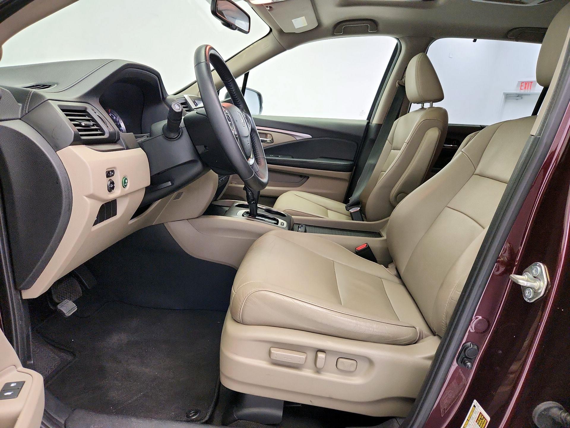 Thumbnail: 2017 Honda Pilot - 11