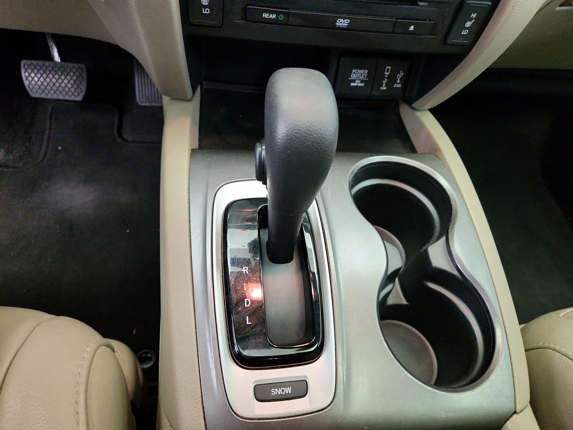 Thumbnail: 2017 Honda Pilot - 17
