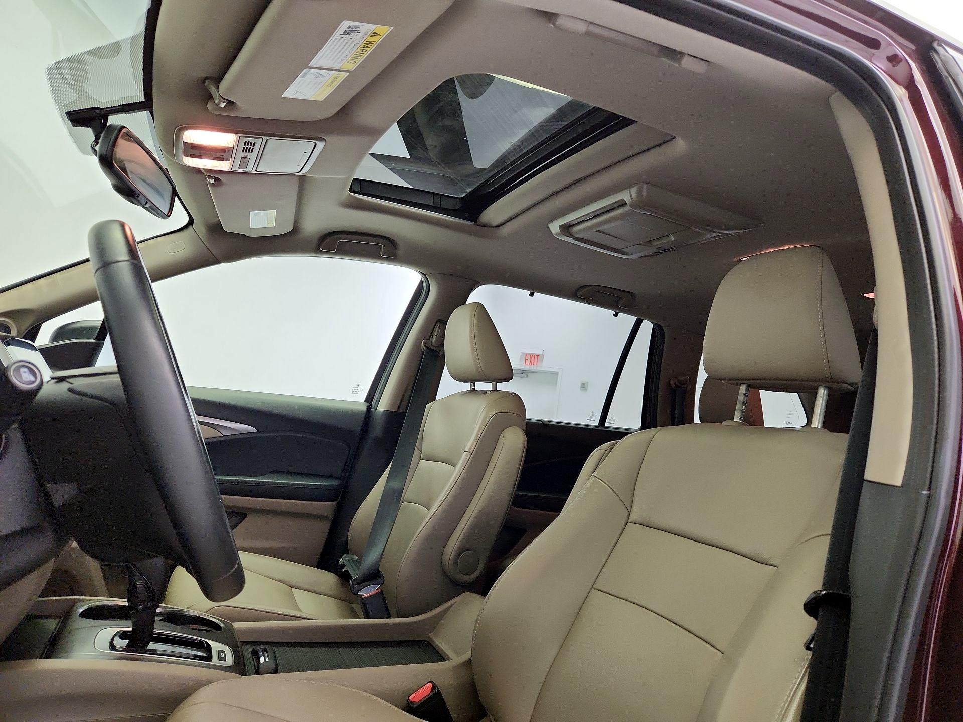 Thumbnail: 2017 Honda Pilot - 19