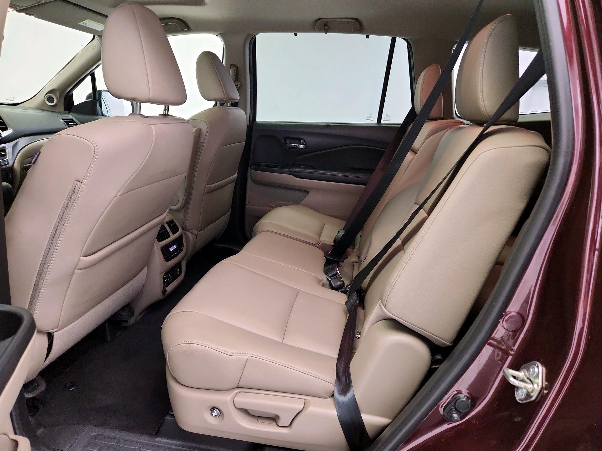 Thumbnail: 2017 Honda Pilot - 20