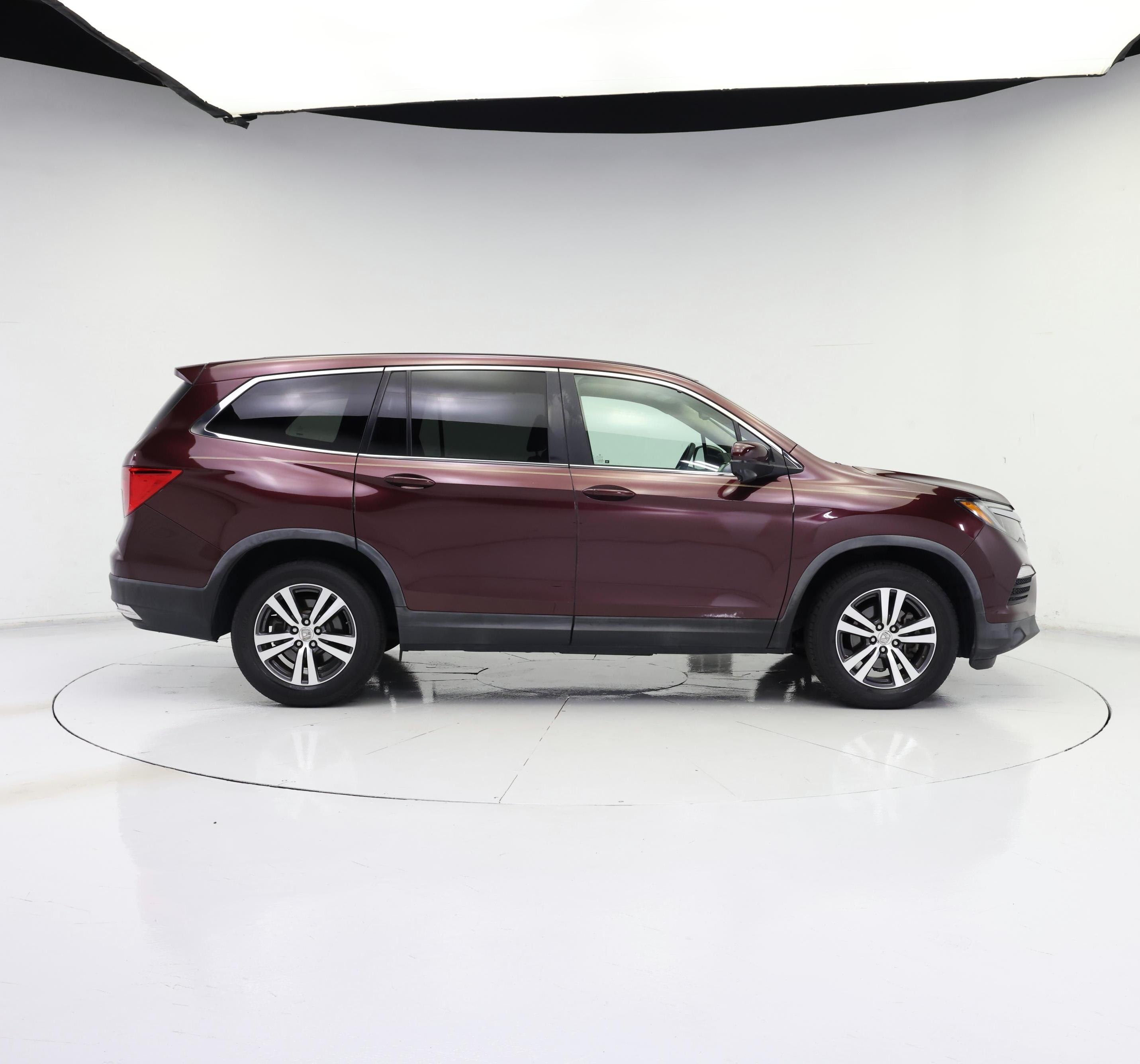 Thumbnail: 2017 Honda Pilot - 7