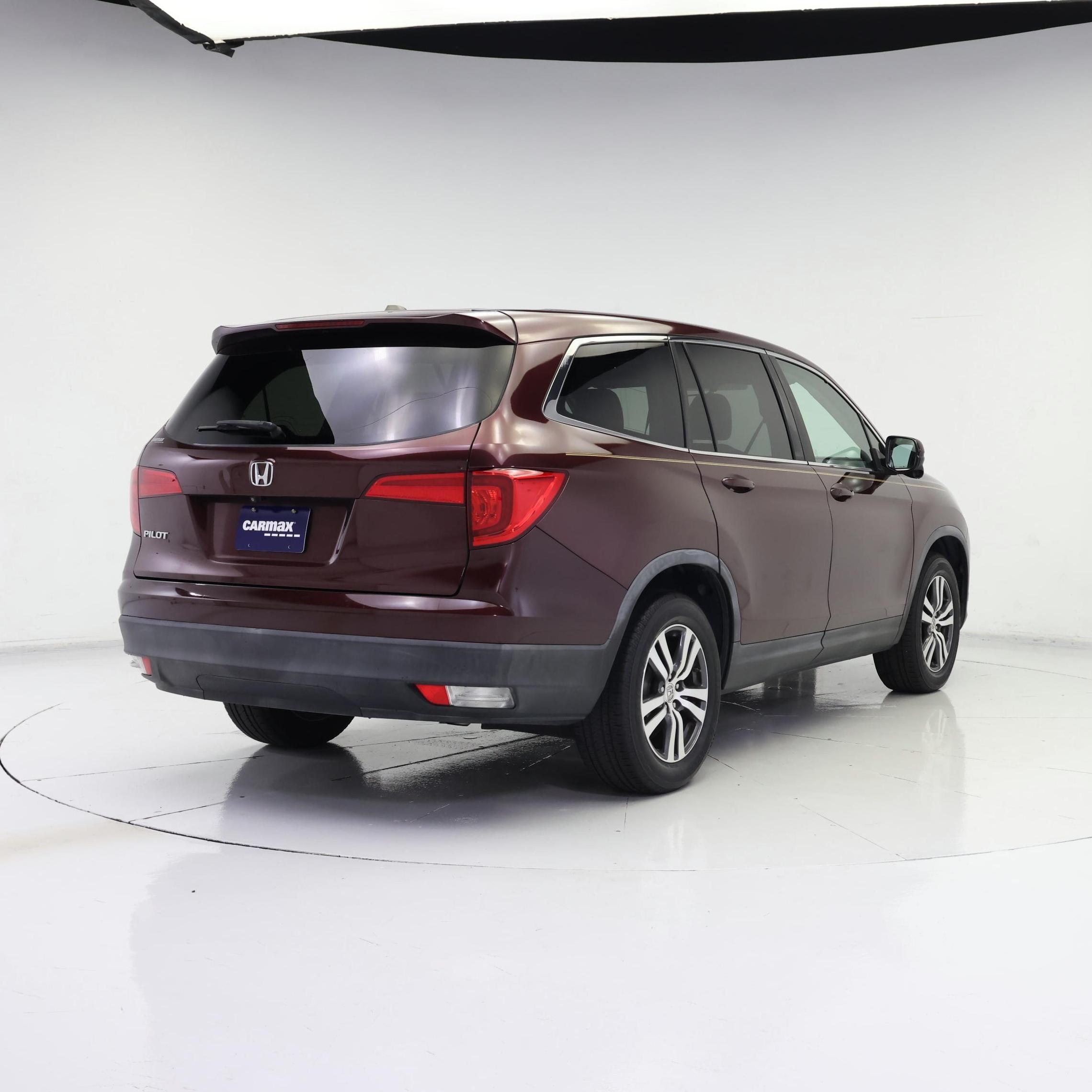 Thumbnail: 2017 Honda Pilot - 8