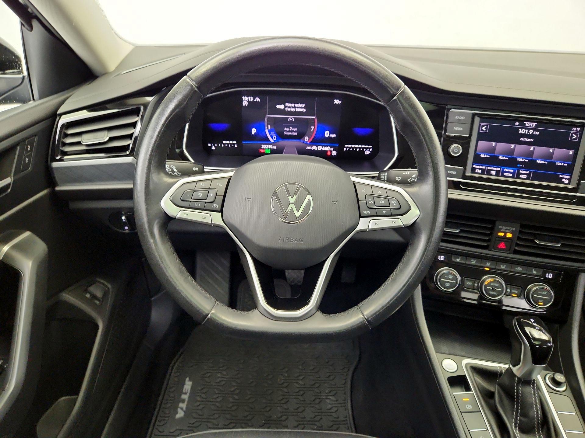 Thumbnail: 2024 Volkswagen Jetta - 10