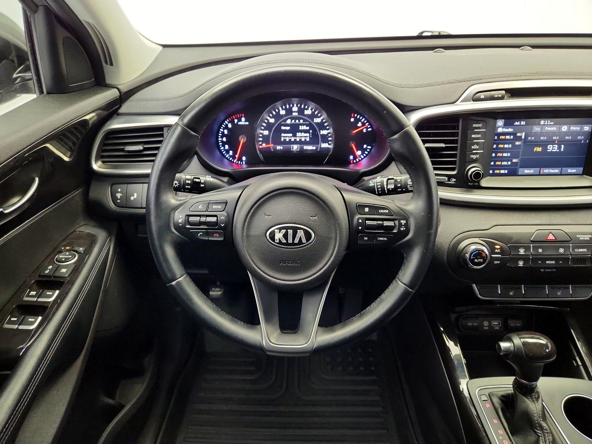 Thumbnail: 2017 Kia Sorento - 10