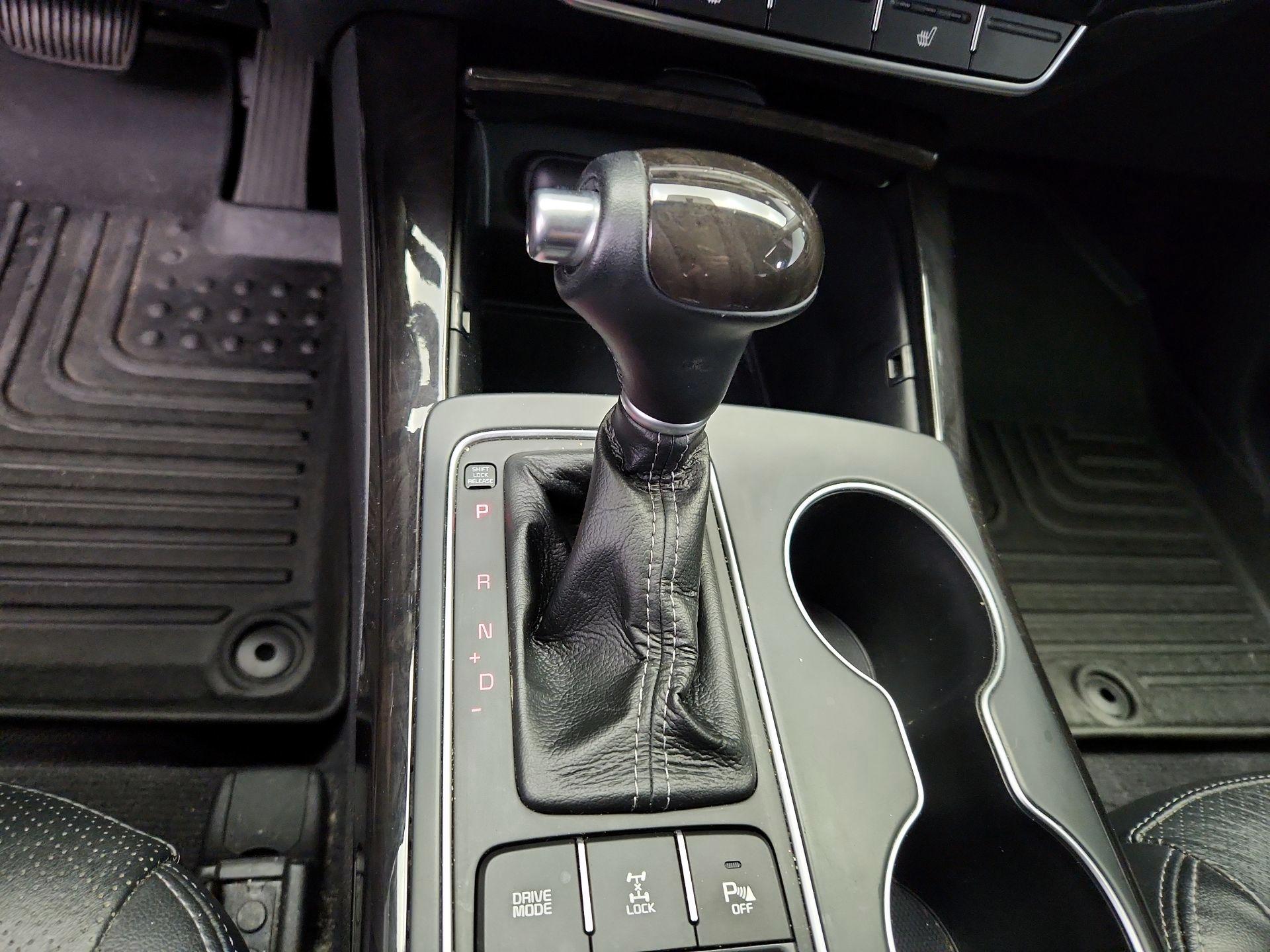 Thumbnail: 2017 Kia Sorento - 17