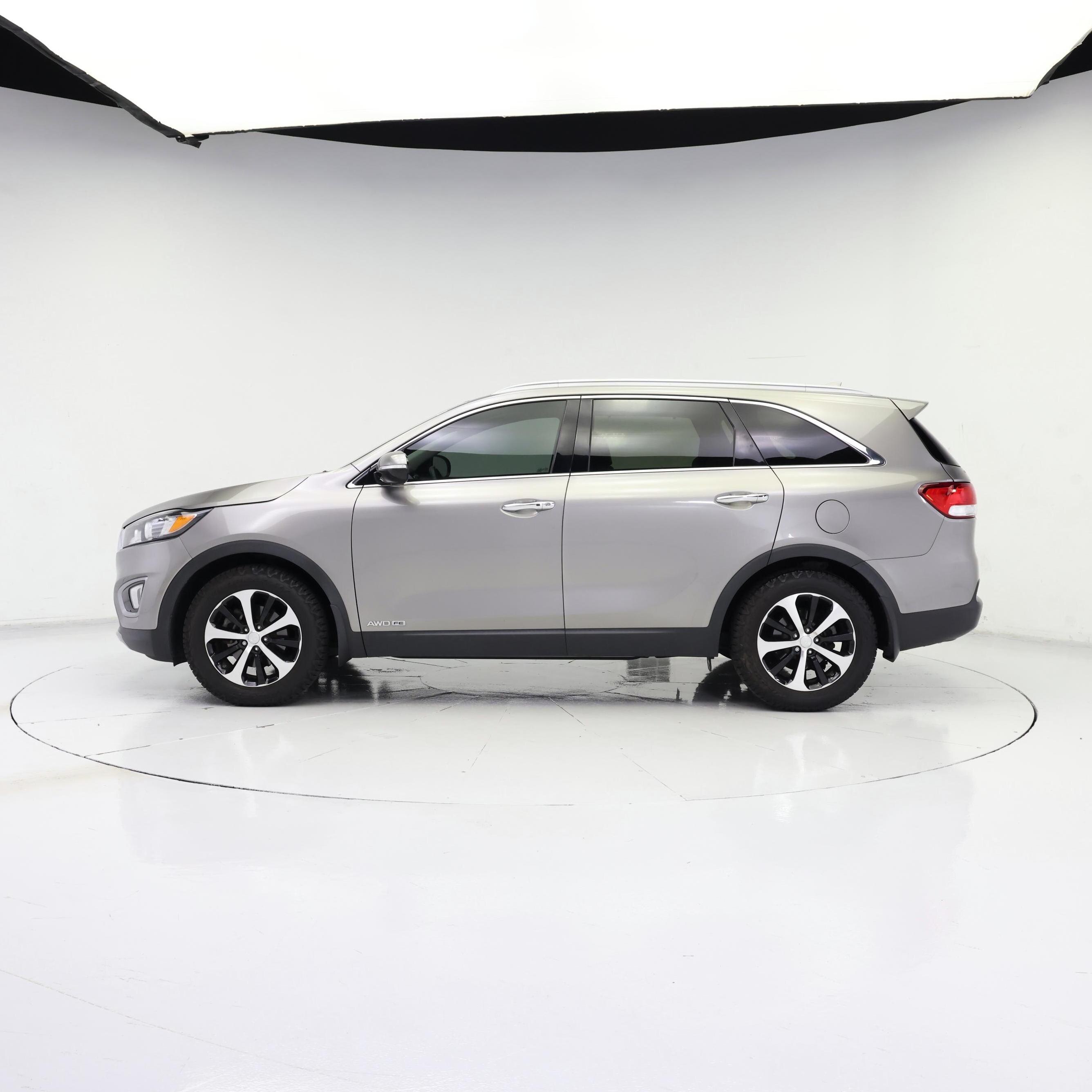 Thumbnail: 2017 Kia Sorento - 3
