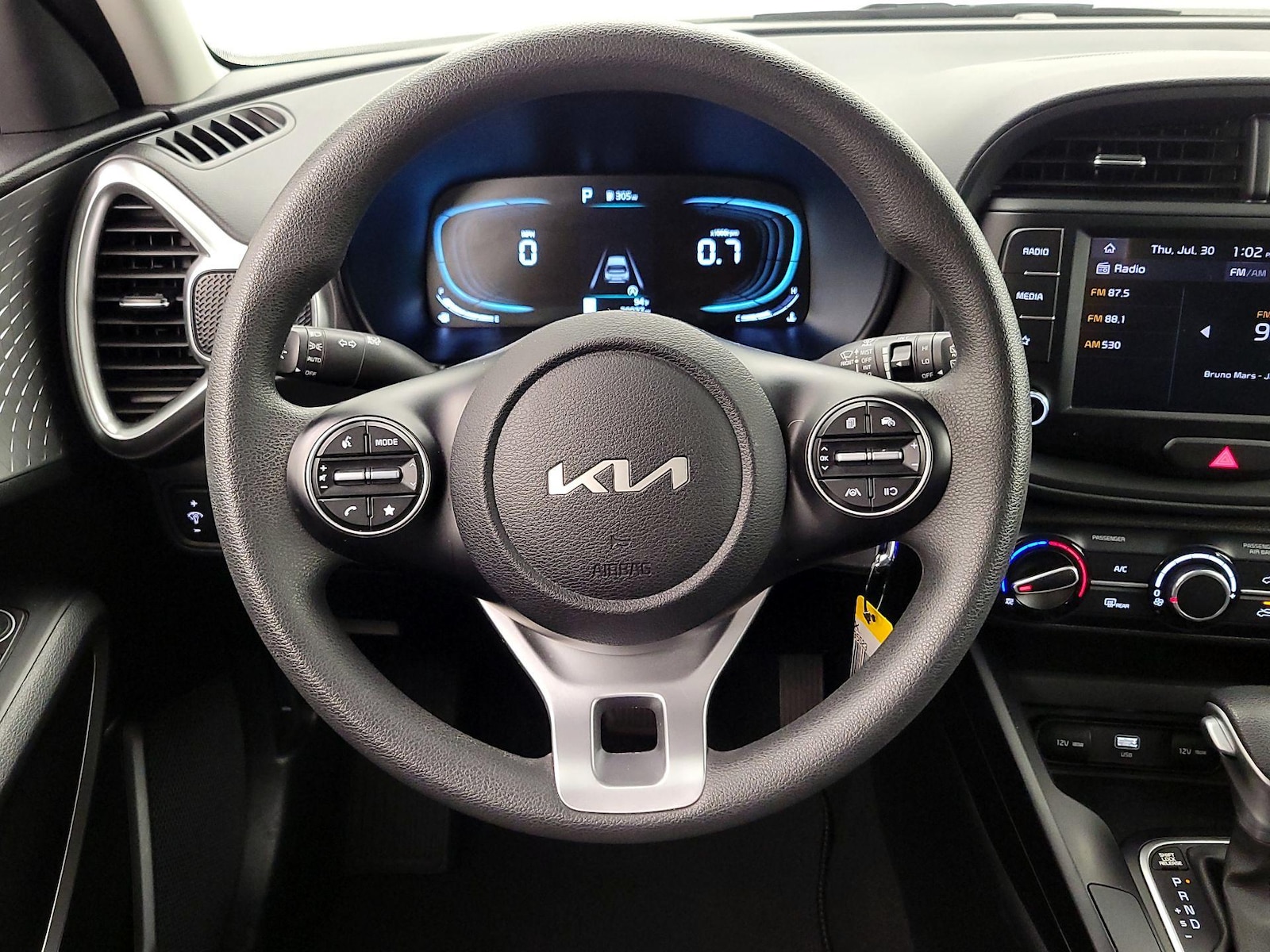 2025 Kia Soul LX - Photo 11