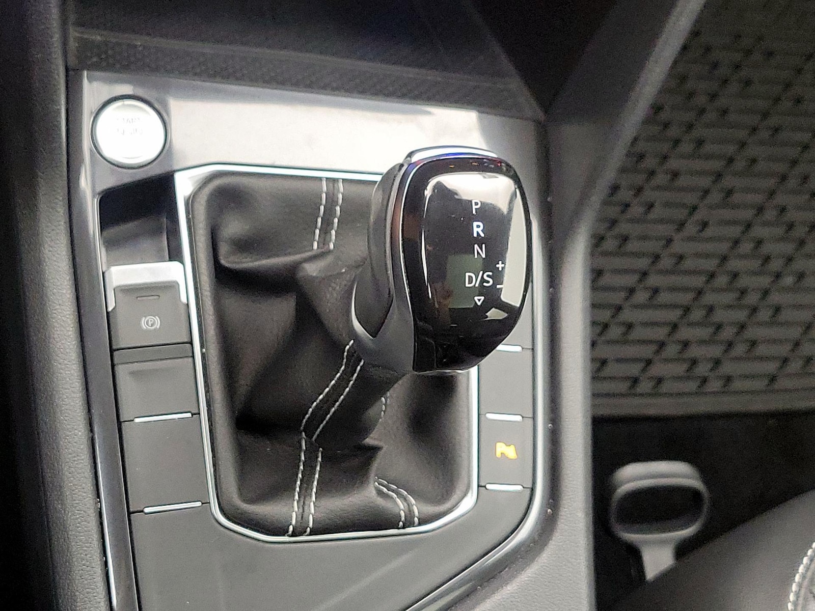 2023 Volkswagen Tiguan SE R-LINE BLACK - Photo 18