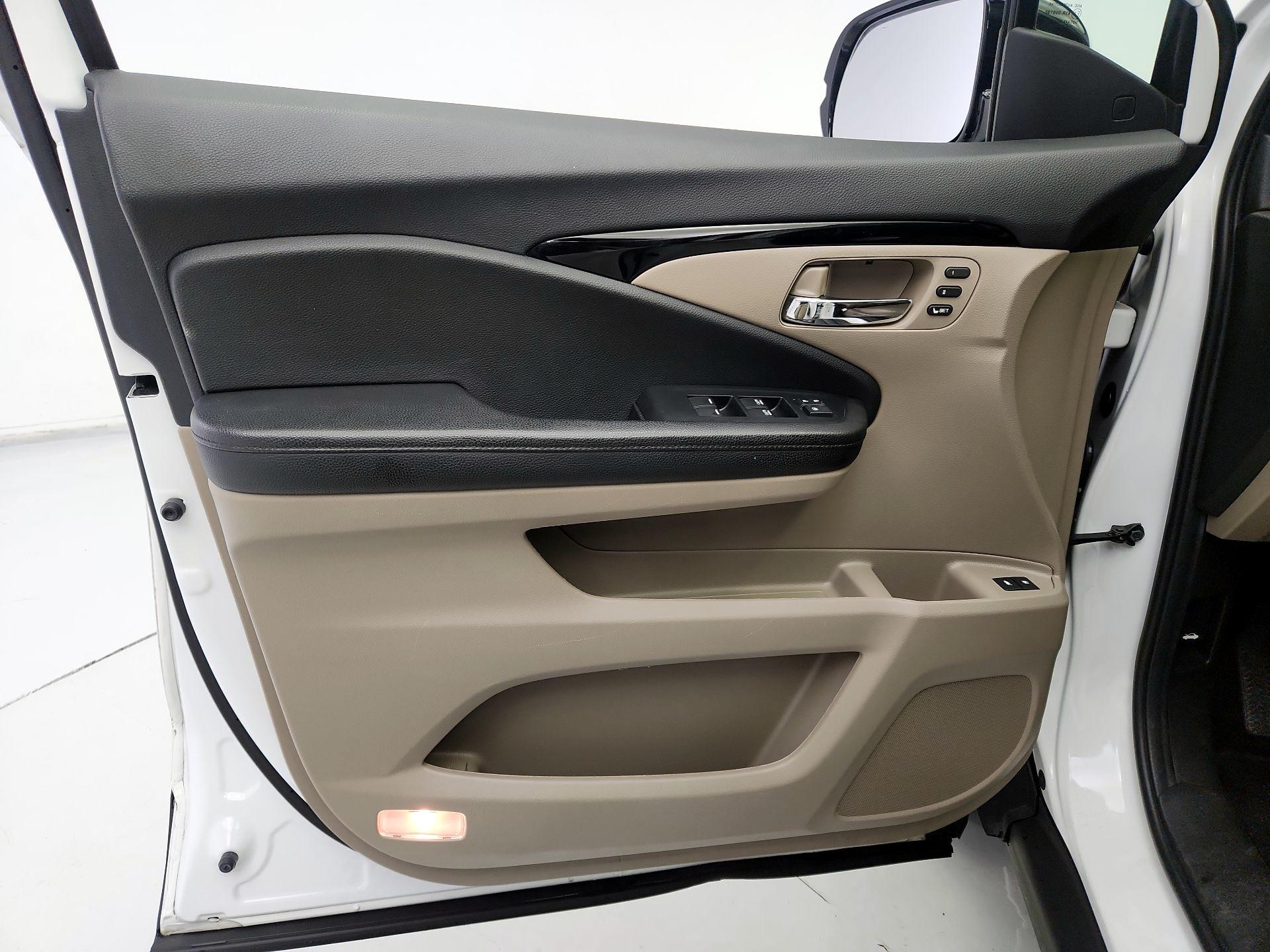 Thumbnail: 2022 Honda Pilot - 12