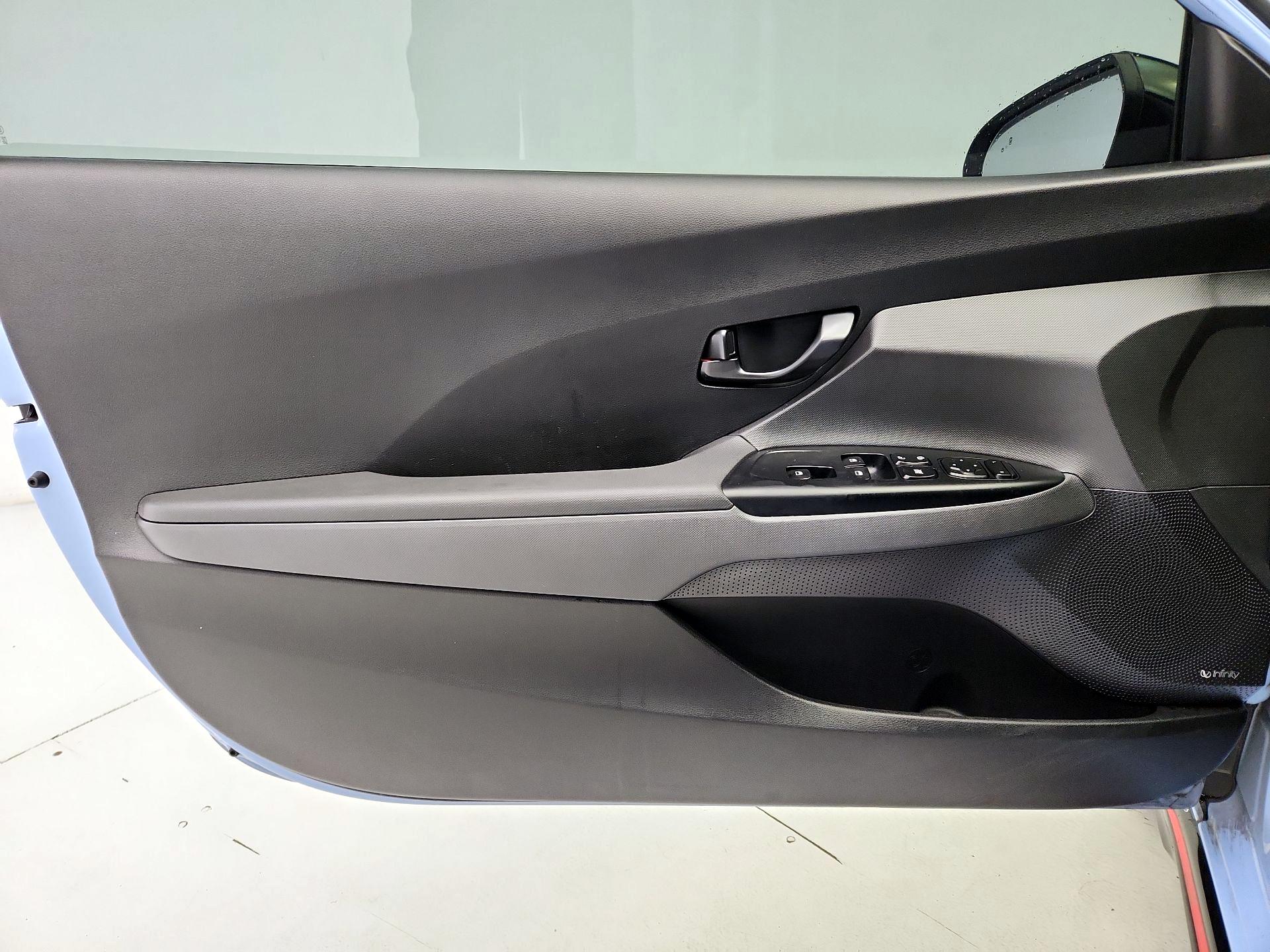 Thumbnail: 2022 Hyundai Veloster - 12