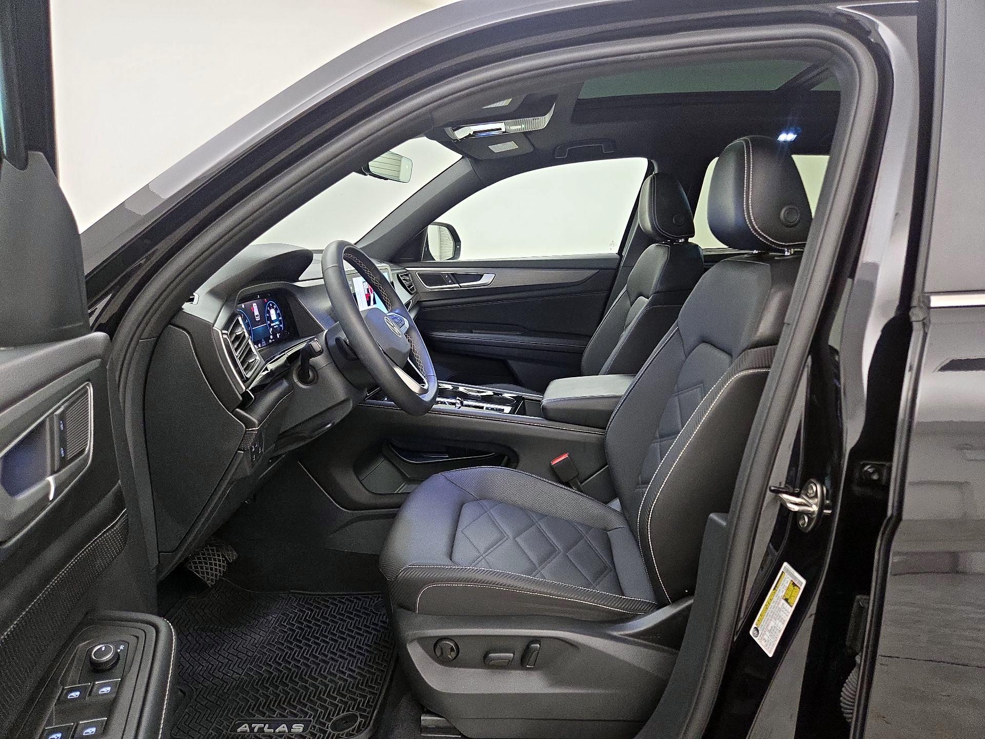 Thumbnail: 2024 Volkswagen Atlas - 11