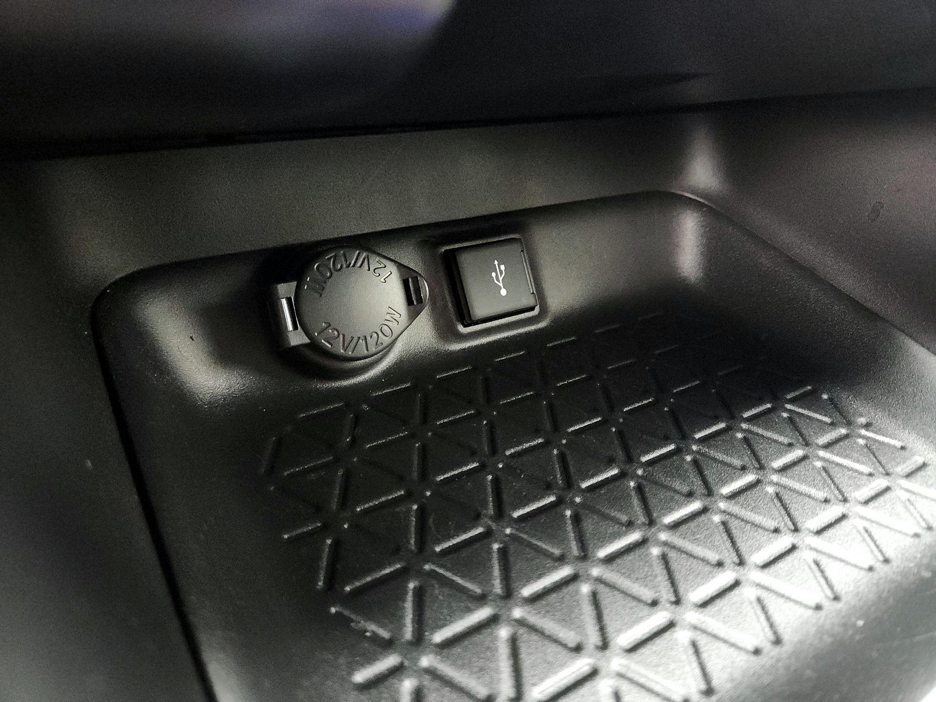 Thumbnail: 2021 Toyota RAV4 - 18