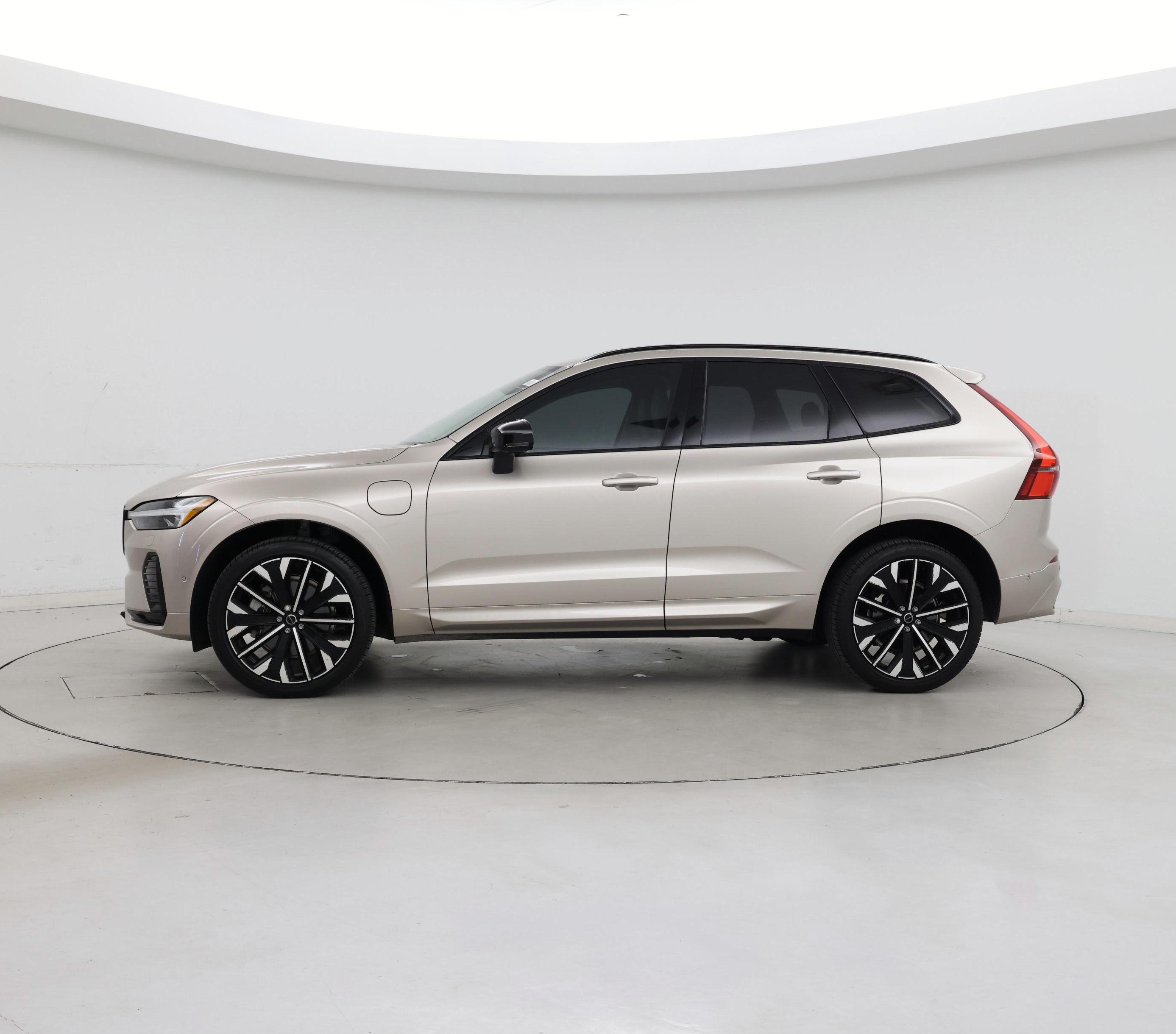 Thumbnail: 2026 Volvo XC60 - 3