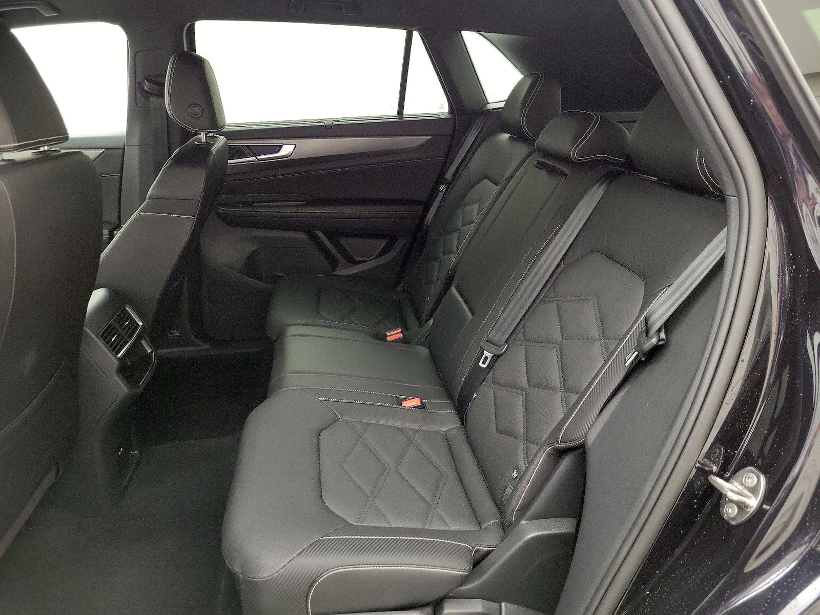 2025 Volkswagen Atlas Cross Sport SE w/Tech - Photo 20