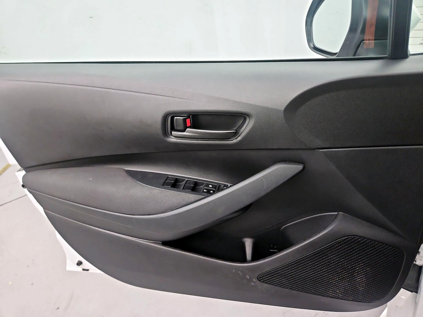 2023 Toyota Corolla LE - Photo 11