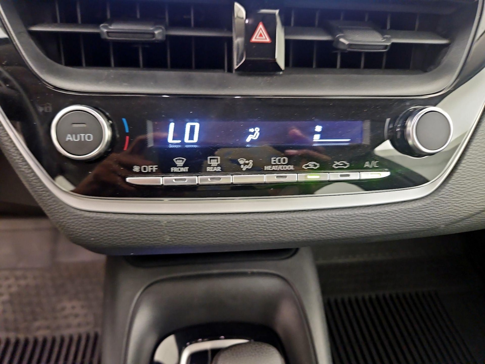 2023 Toyota Corolla LE - Photo 15