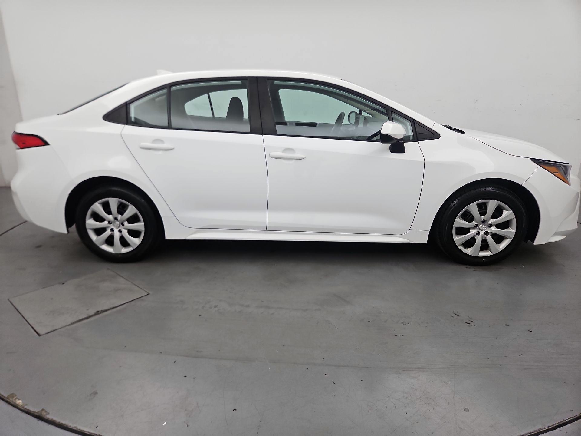 Thumbnail: 2023 Toyota Corolla - 4