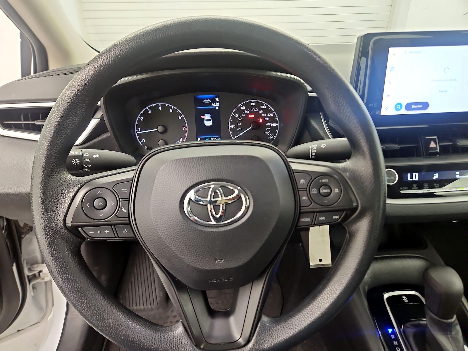 2023 Toyota Corolla LE - Photo 9
