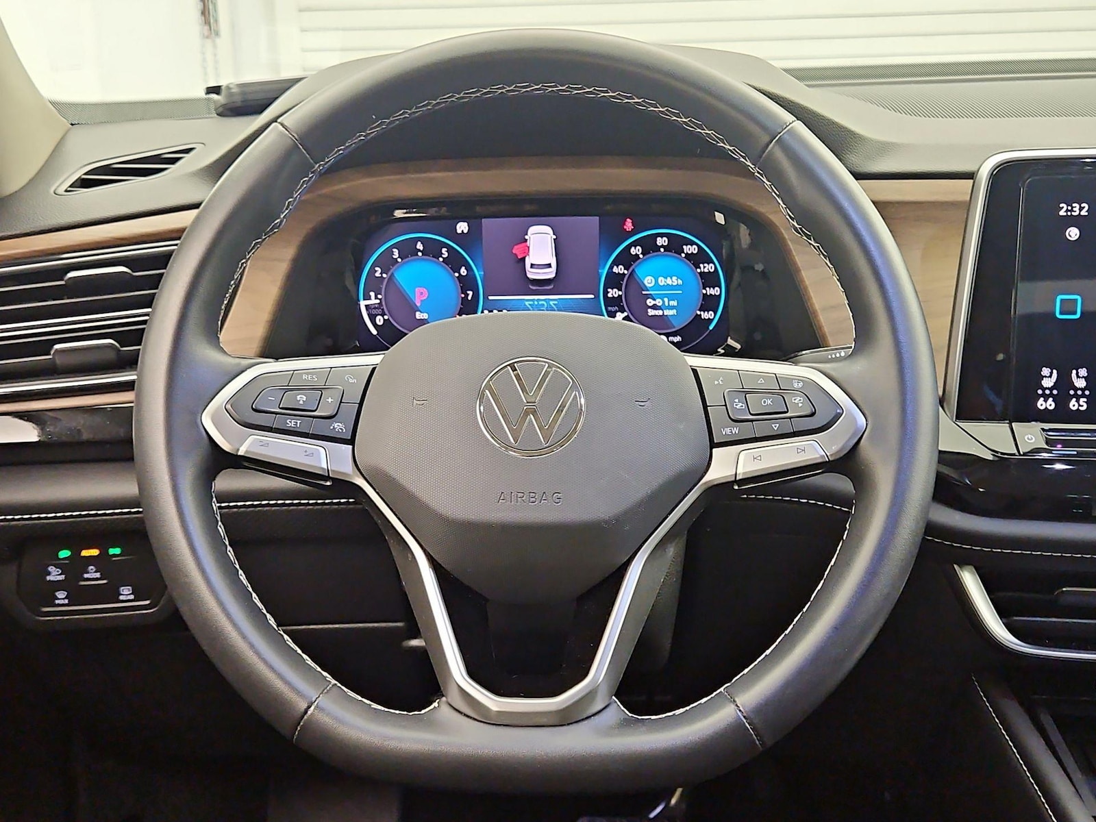 2025 Volkswagen Atlas SE w/Tech - Photo 11