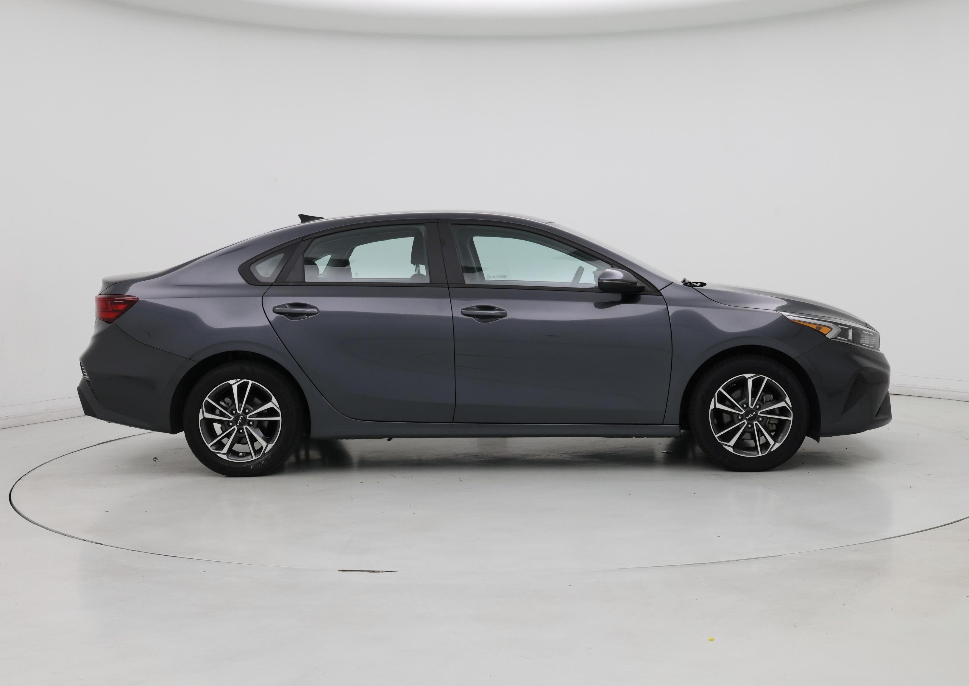 Thumbnail: 2023 Kia Forte - 7