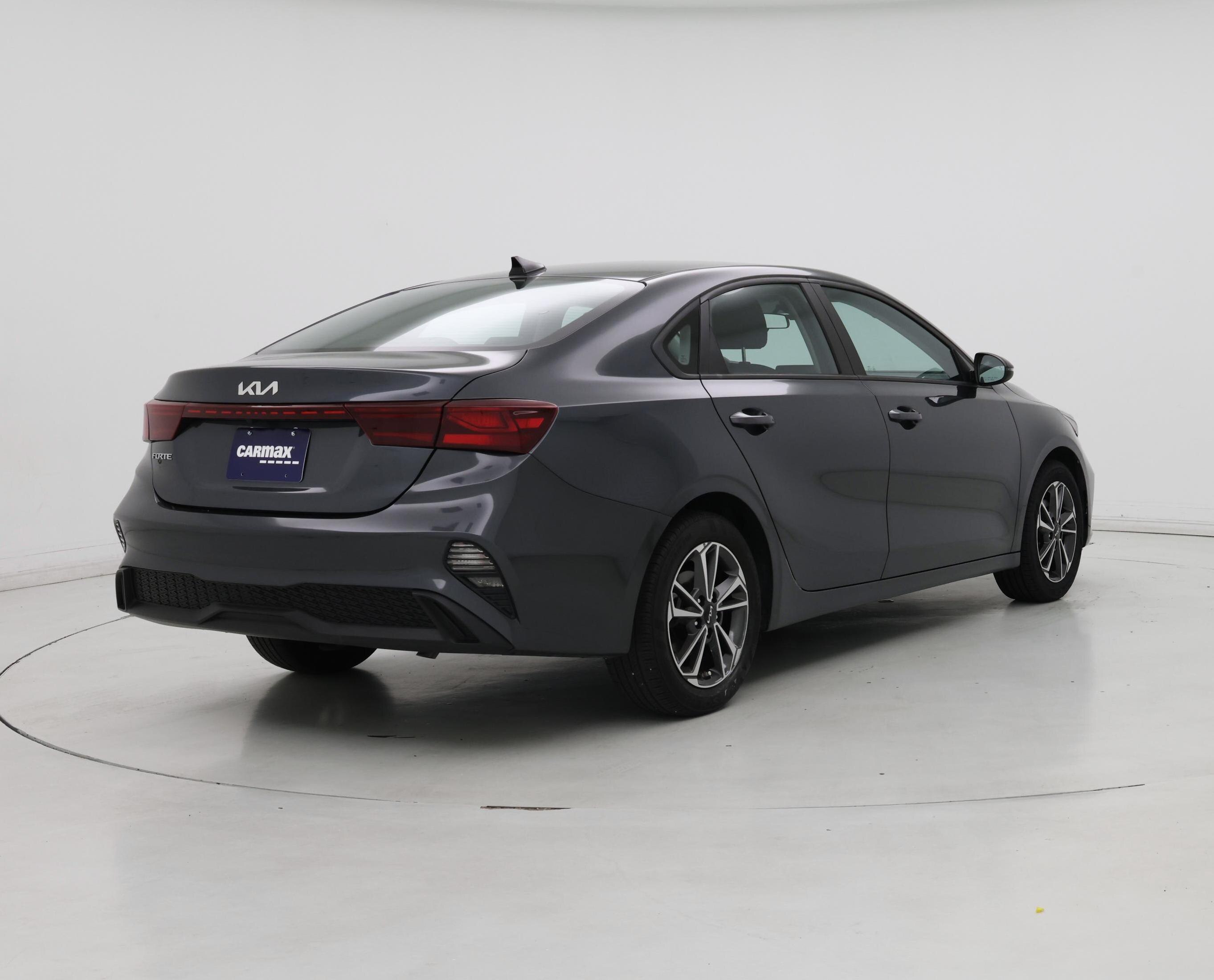 Thumbnail: 2023 Kia Forte - 8