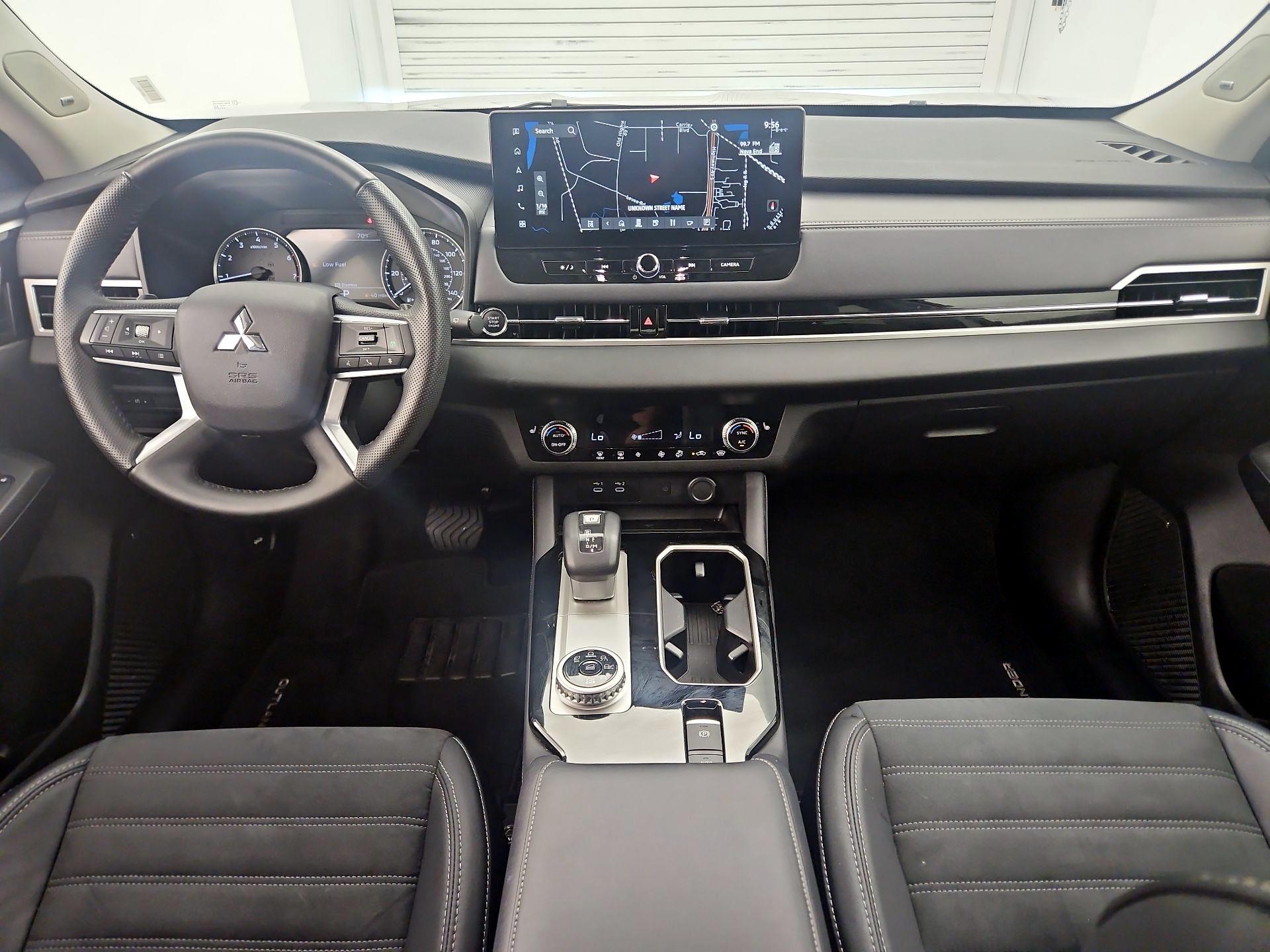 Thumbnail: 2025 Mitsubishi Outlander - 9