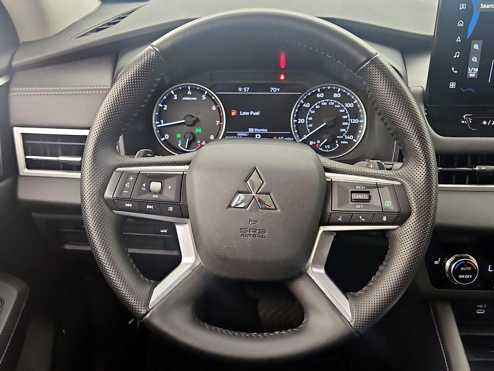Thumbnail: 2025 Mitsubishi Outlander - 10