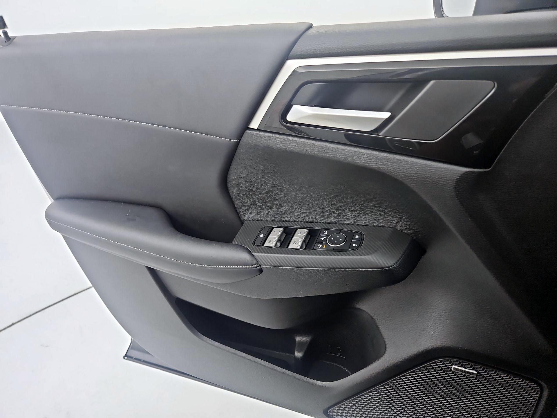 Thumbnail: 2025 Mitsubishi Outlander - 12