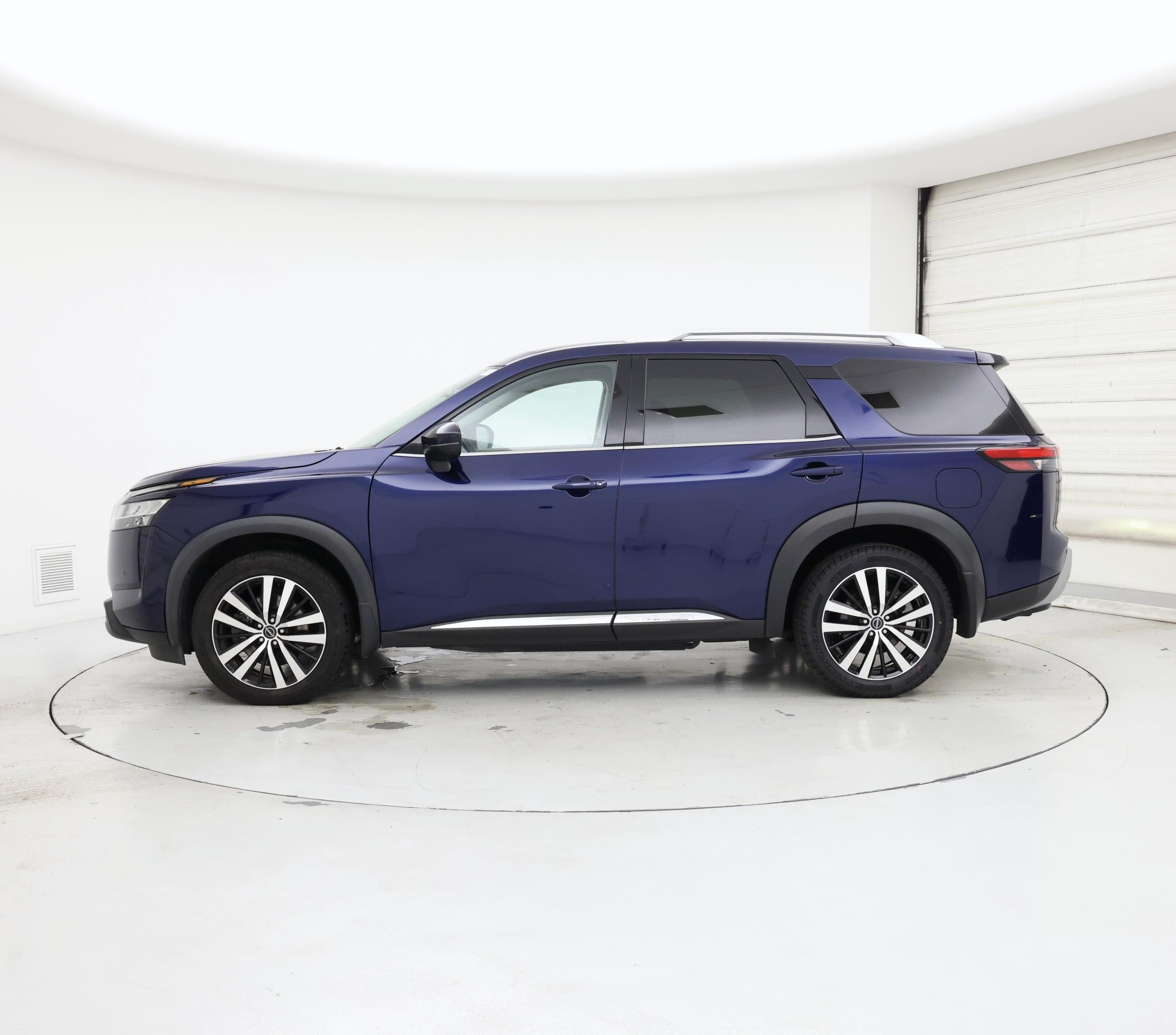 Thumbnail: 2023 Nissan Pathfinder - 3
