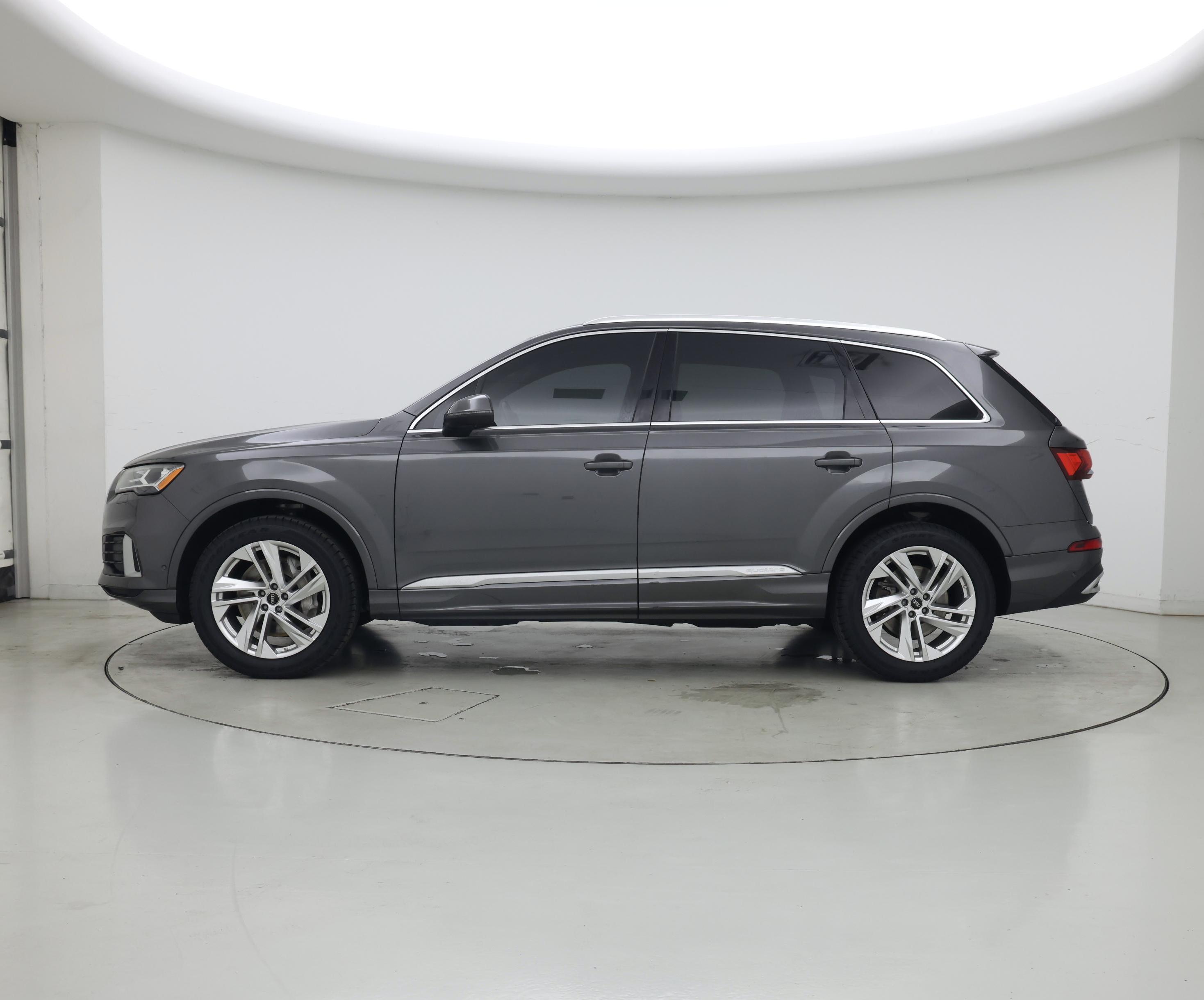 Thumbnail: 2023 Audi Q7 - 3