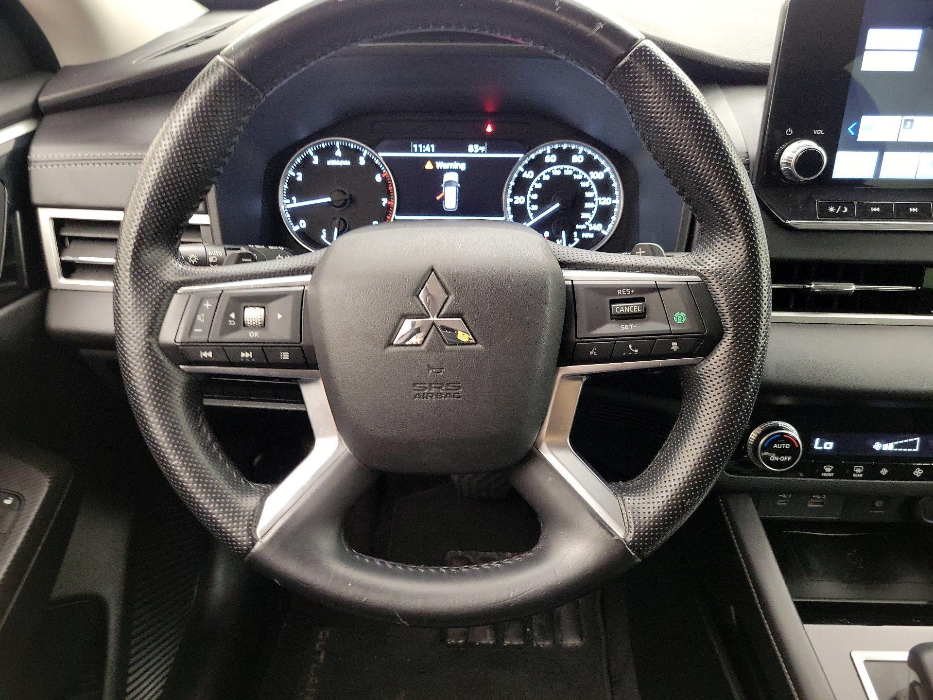 Thumbnail: 2022 Mitsubishi Outlander - 10