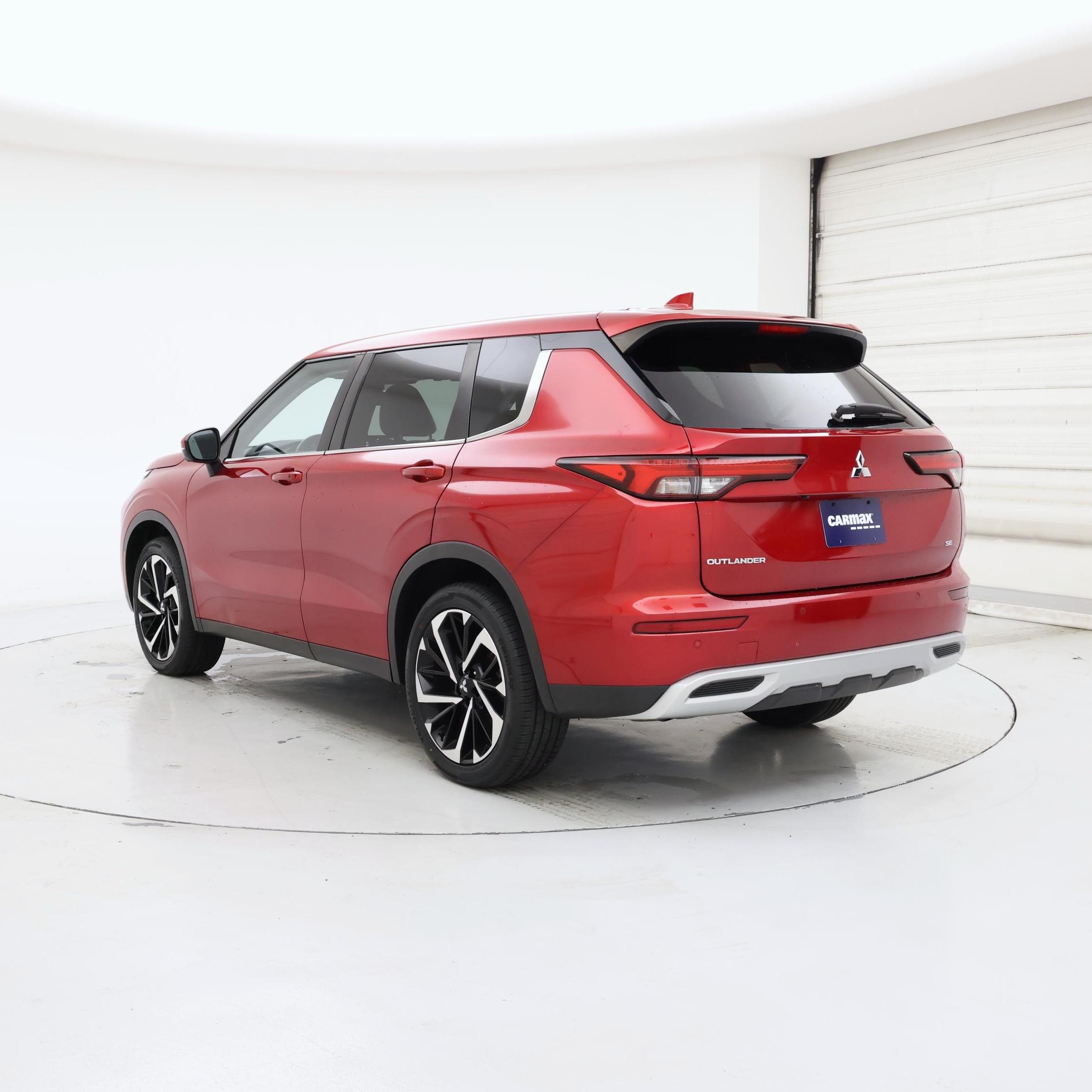 Thumbnail: 2022 Mitsubishi Outlander - 2