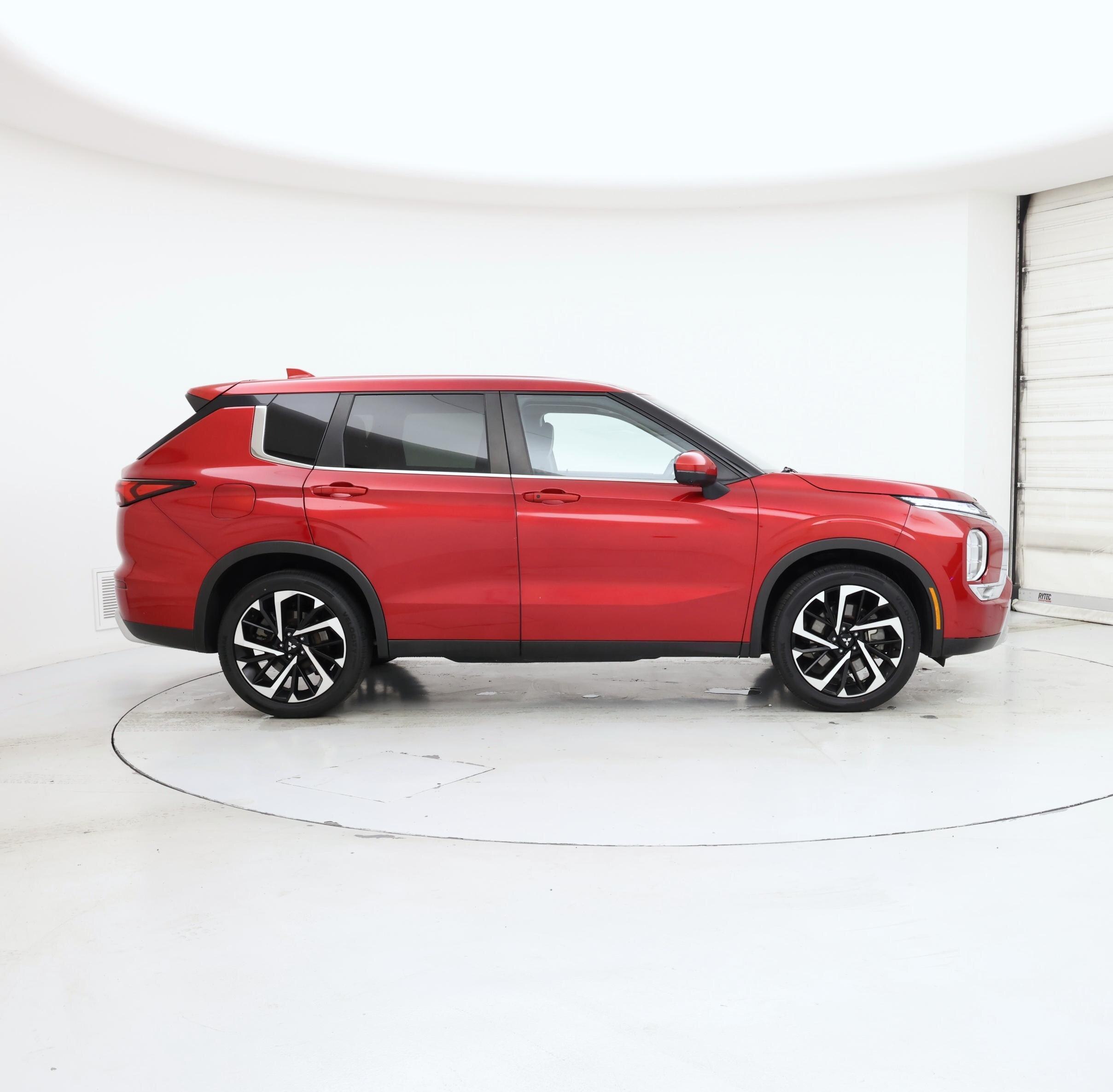 Thumbnail: 2022 Mitsubishi Outlander - 7