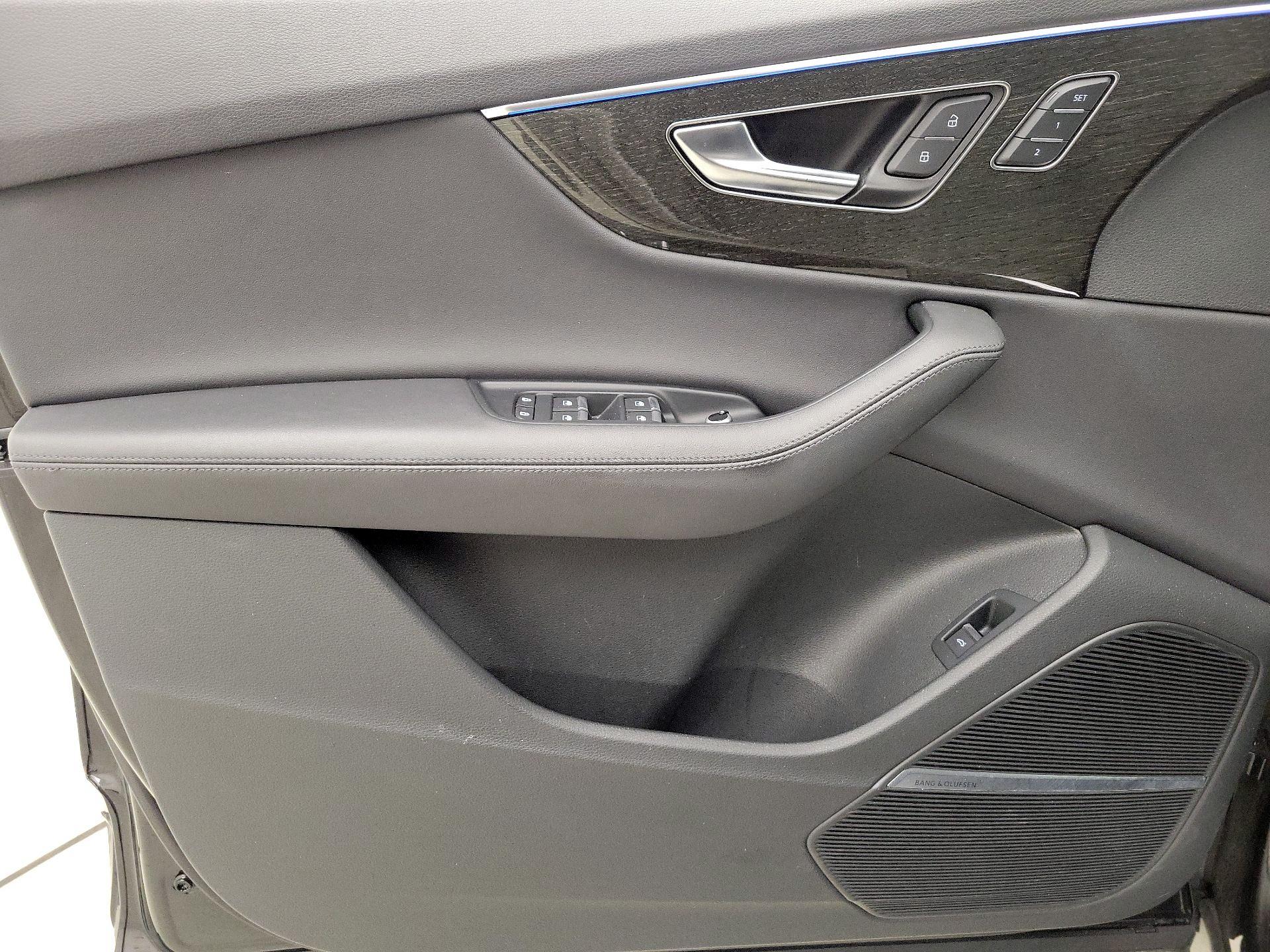 Thumbnail: 2023 Audi Q7 - 12