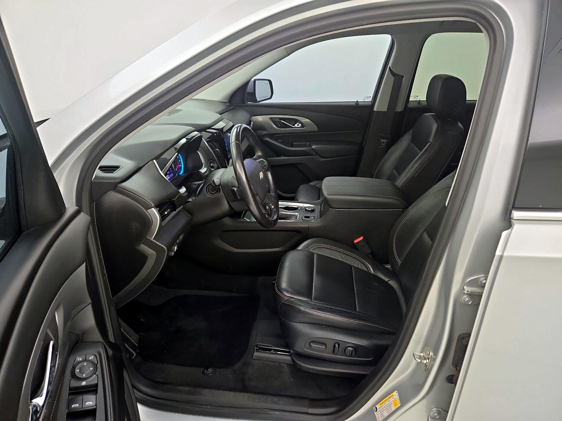 Thumbnail: 2021 Chevrolet Traverse - 11