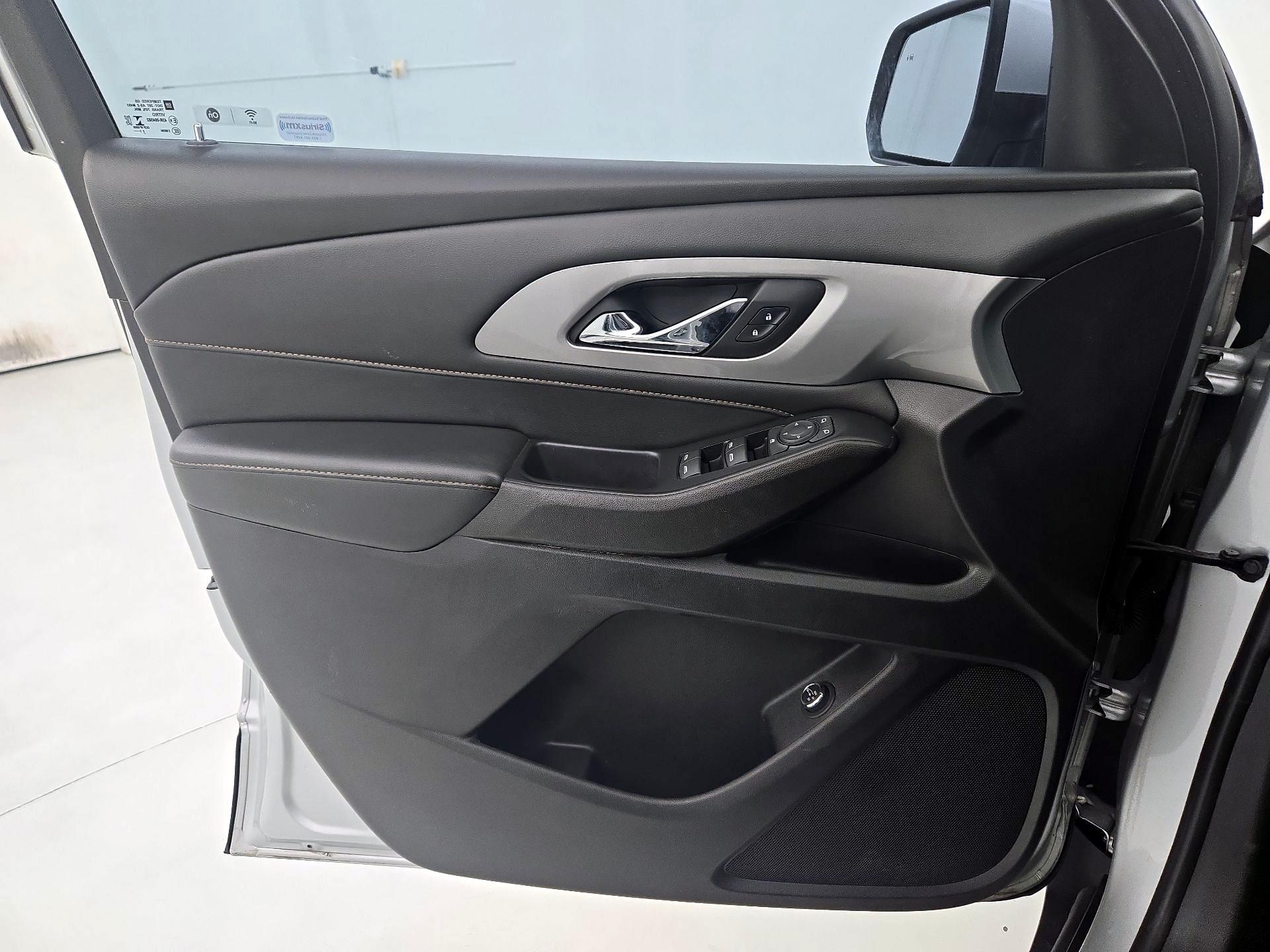 Thumbnail: 2021 Chevrolet Traverse - 12