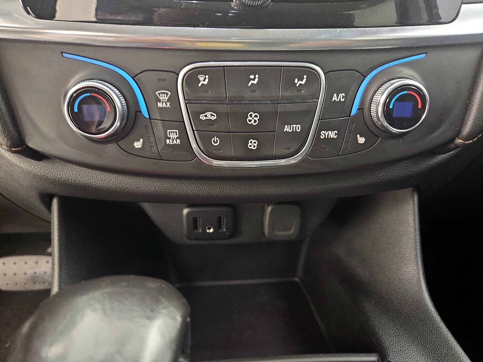 Thumbnail: 2021 Chevrolet Traverse - 16
