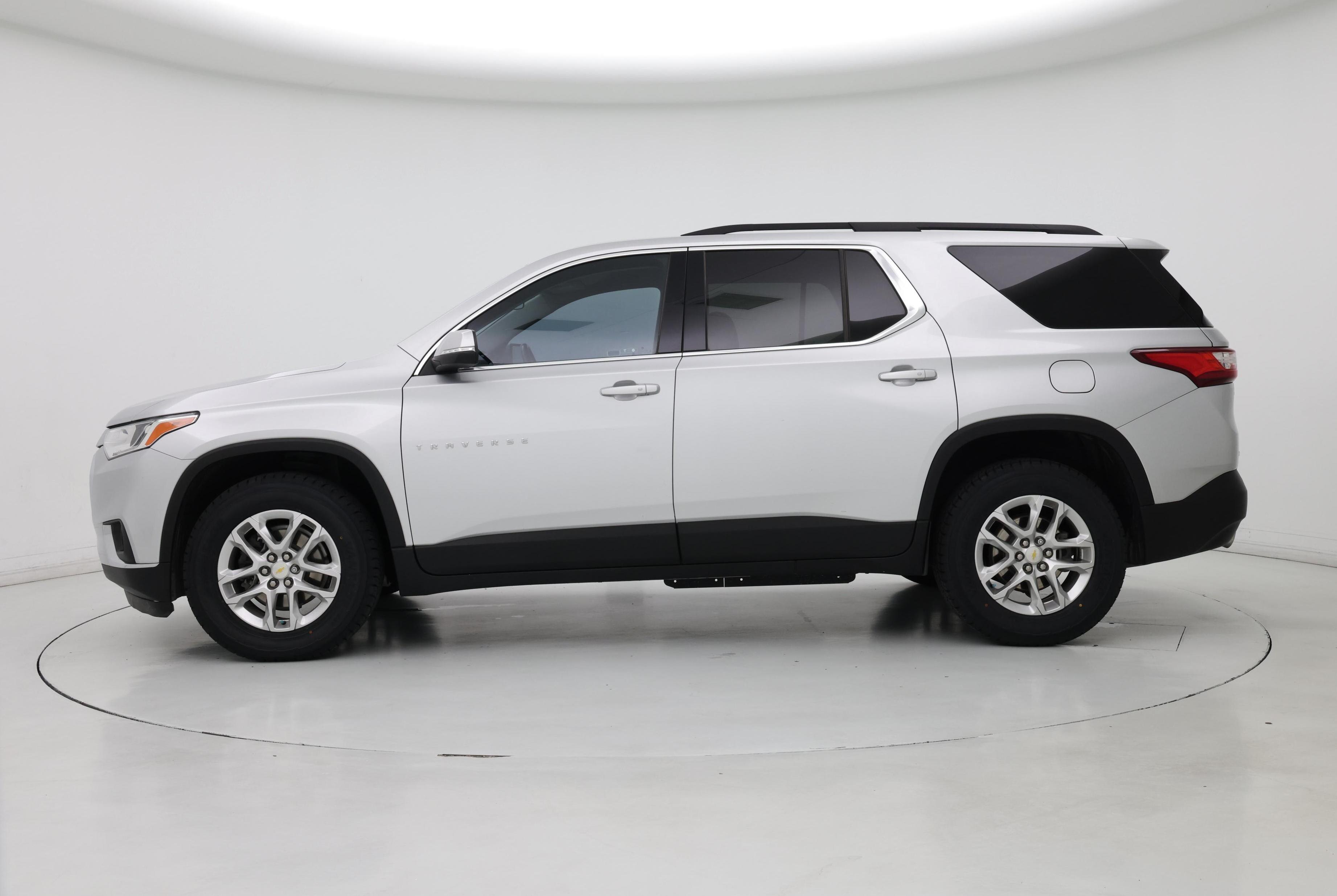 Thumbnail: 2021 Chevrolet Traverse - 3