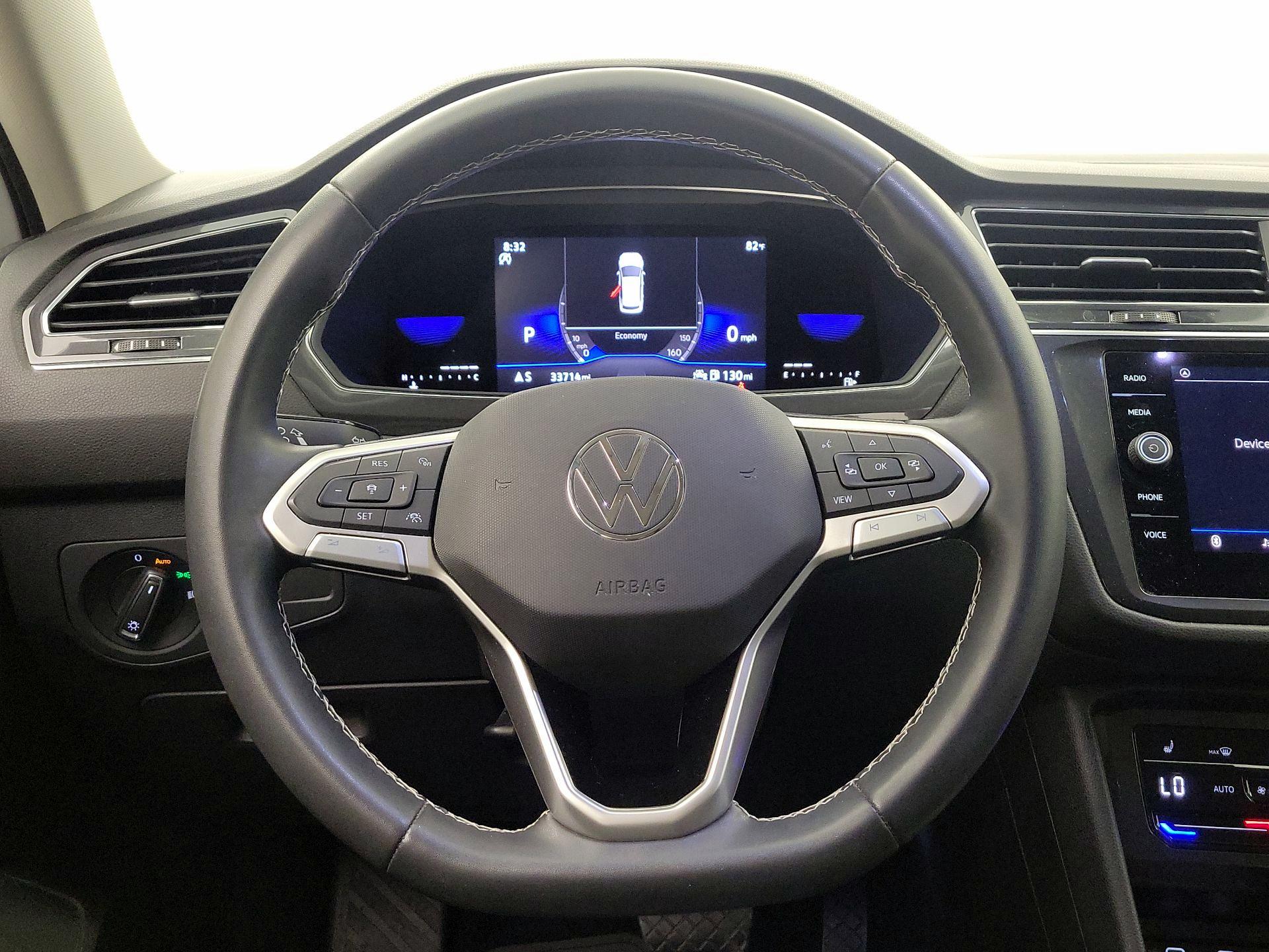 Thumbnail: 2023 Volkswagen Tiguan - 10