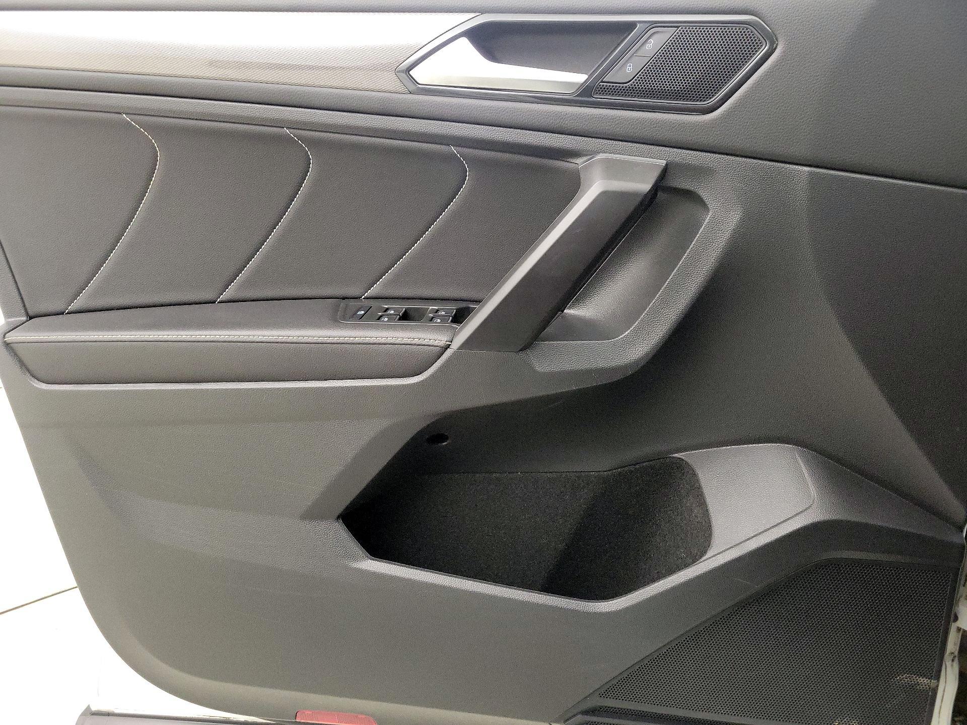 Thumbnail: 2023 Volkswagen Tiguan - 12