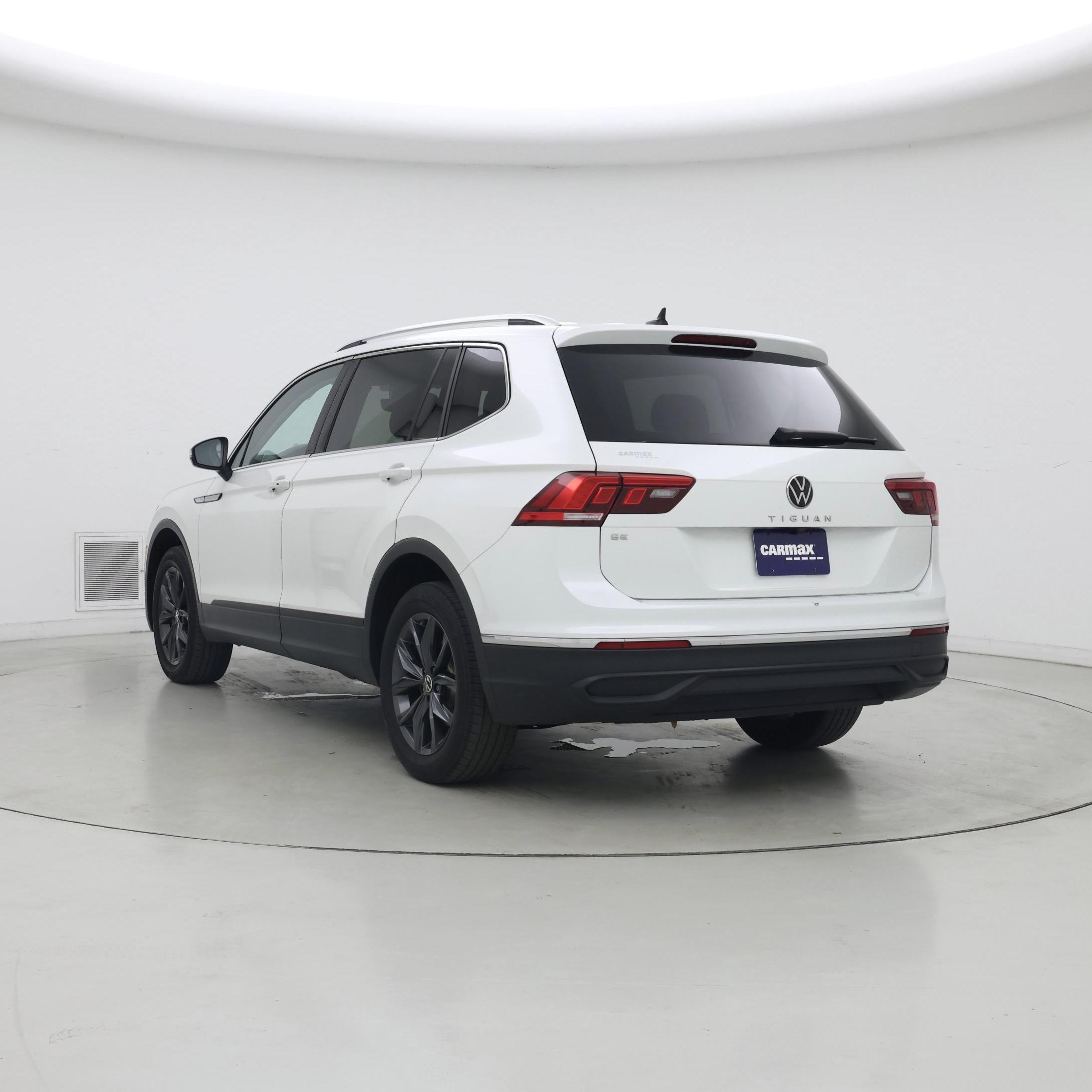 Thumbnail: 2023 Volkswagen Tiguan - 2